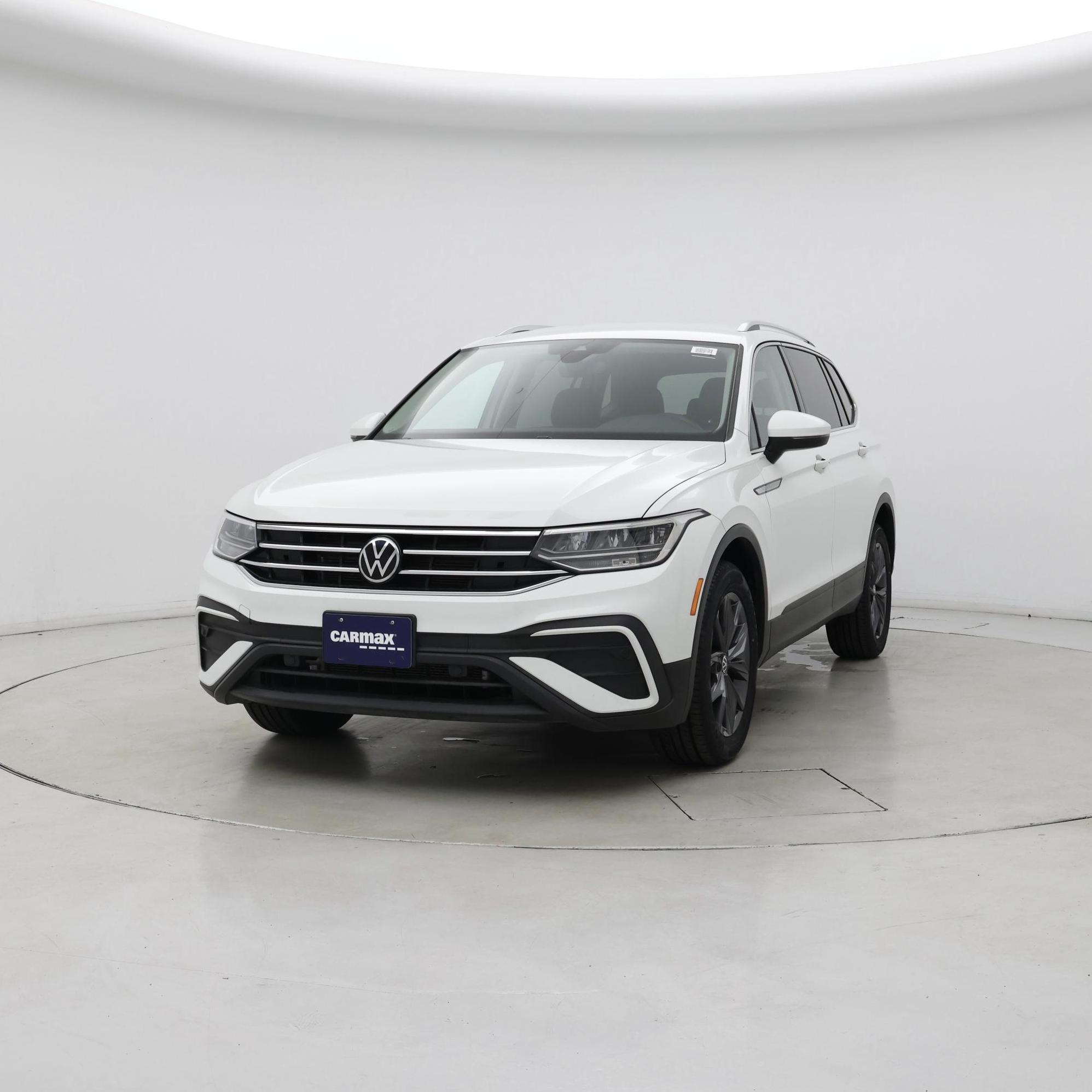 Thumbnail: 2022 Volkswagen Tiguan - 4