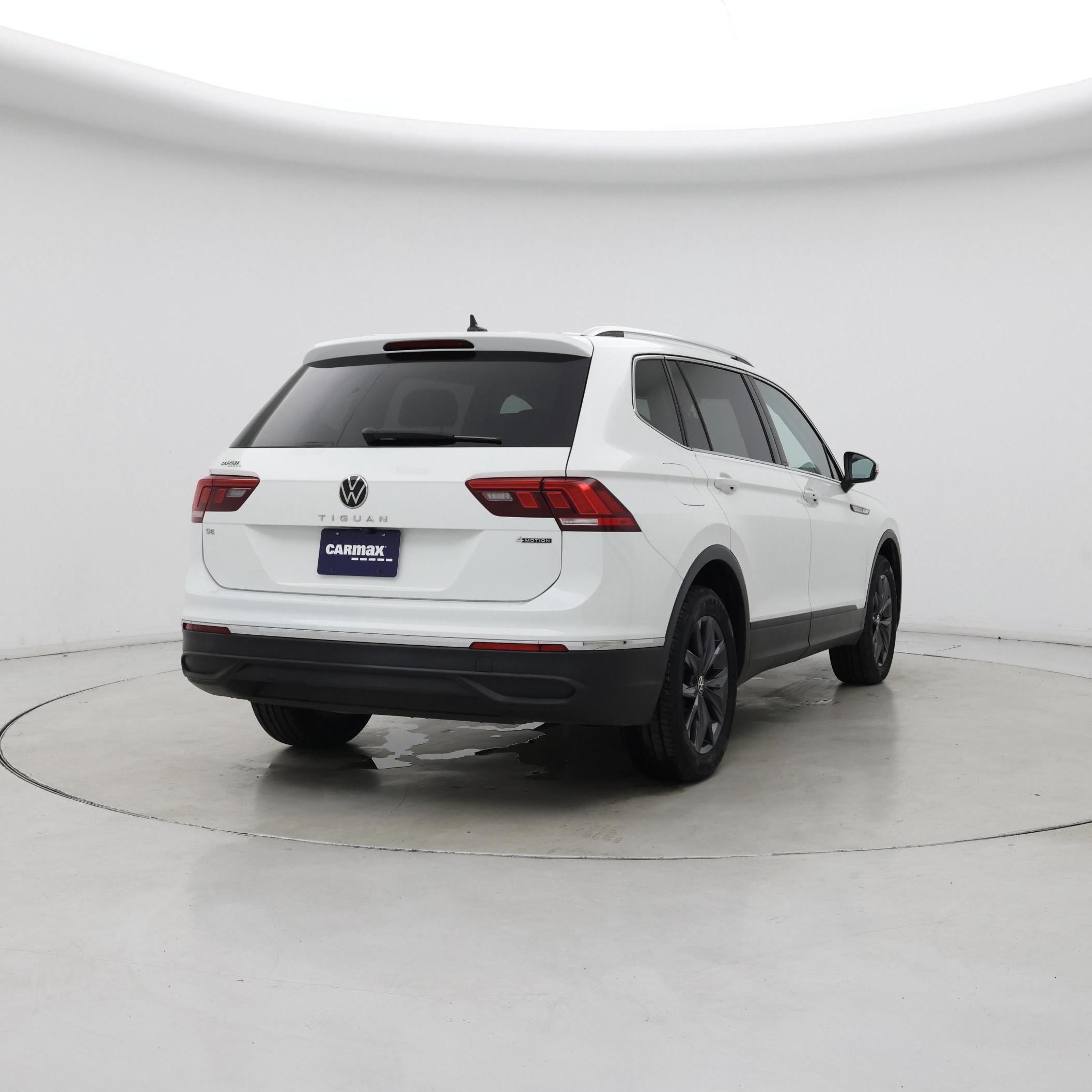 Thumbnail: 2022 Volkswagen Tiguan - 8