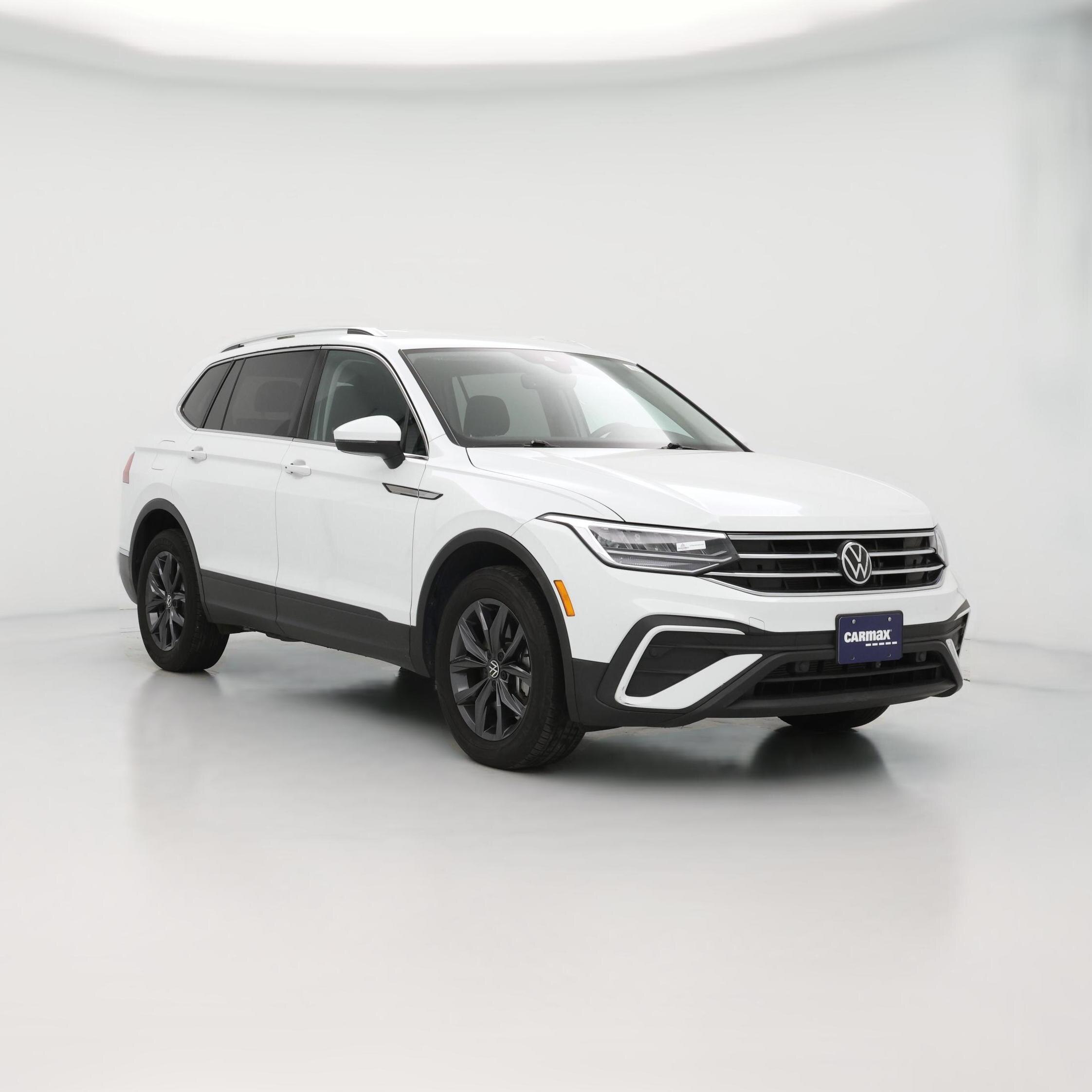 Thumbnail: 2022 Volkswagen Tiguan - 1
