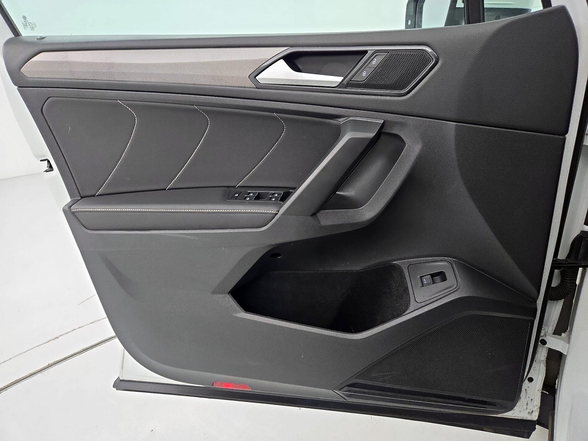 Thumbnail: 2022 Volkswagen Tiguan - 12