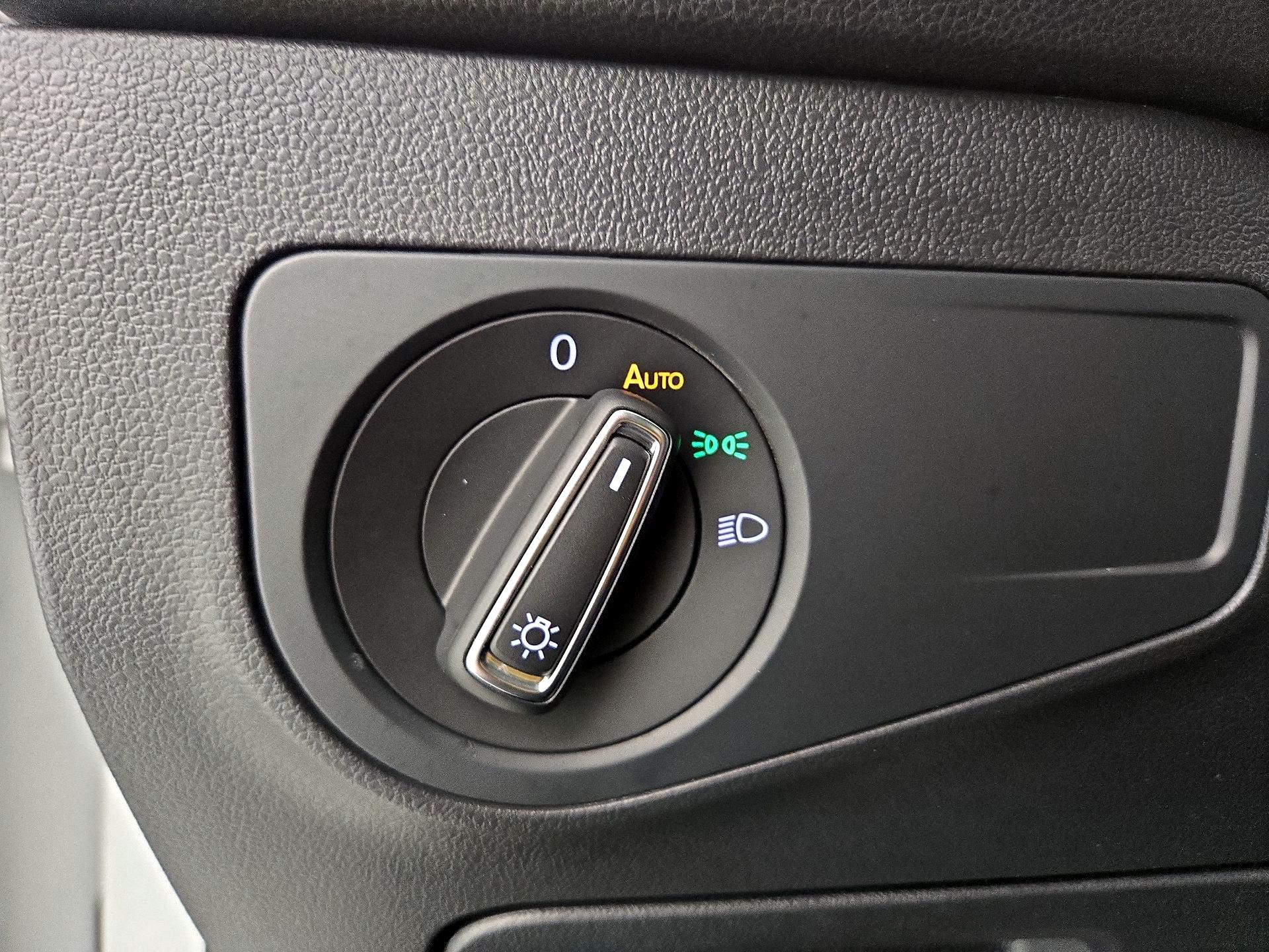 Thumbnail: 2022 Volkswagen Tiguan - 13