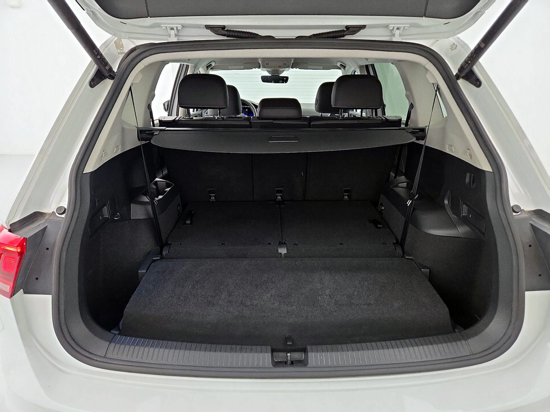 Thumbnail: 2022 Volkswagen Tiguan - 20