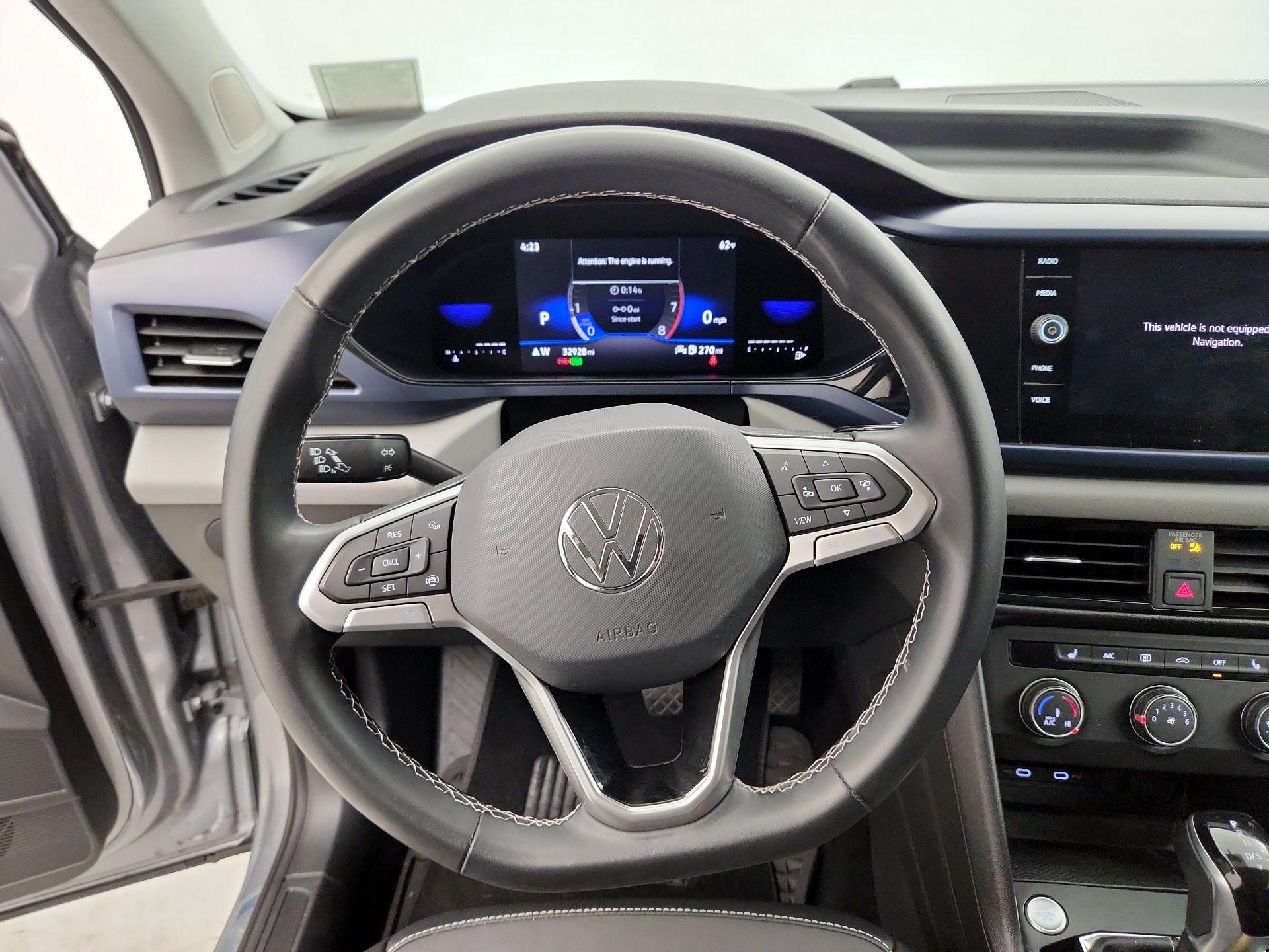 Thumbnail: 2022 Volkswagen Taos - 10