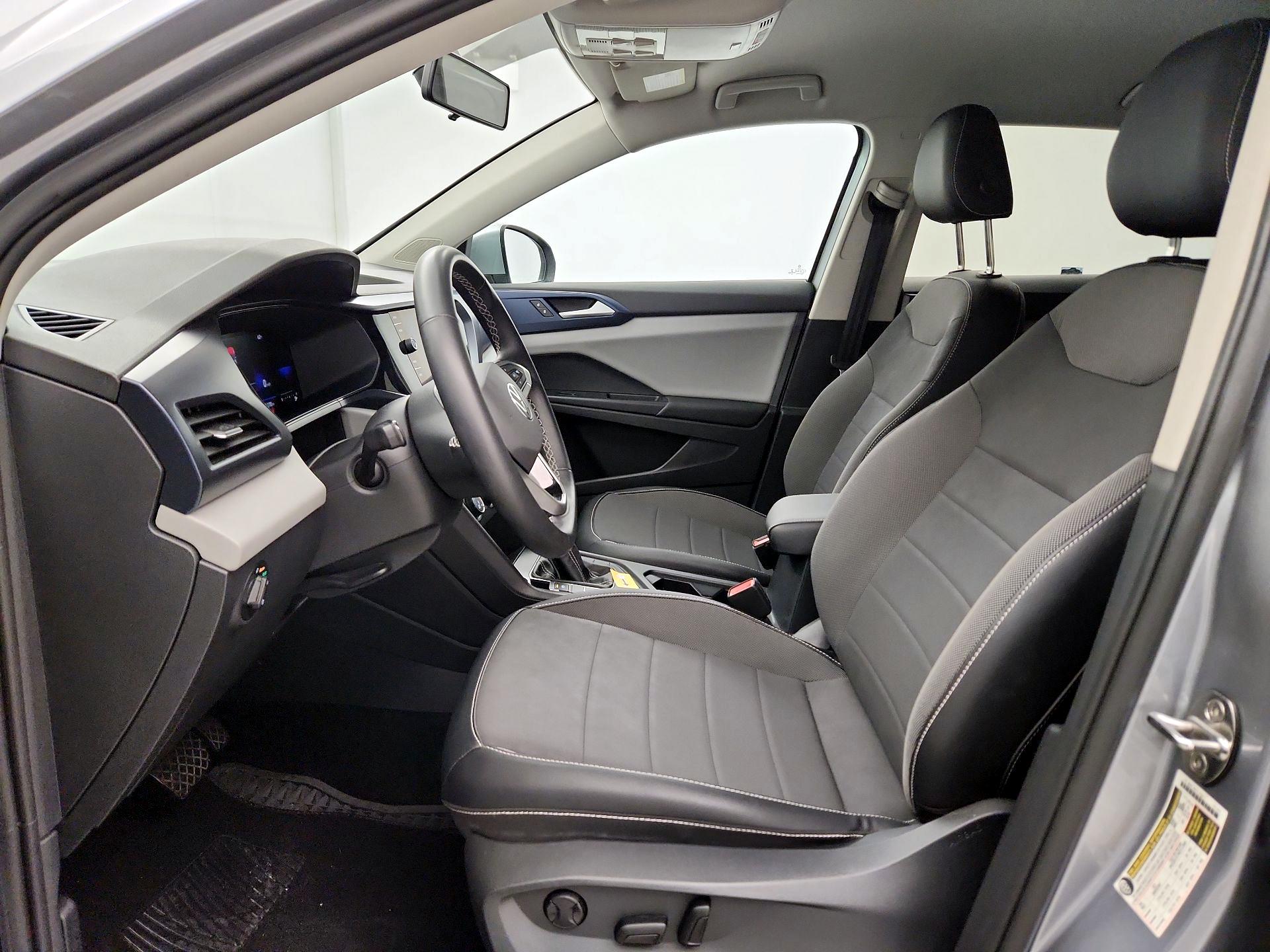 Thumbnail: 2022 Volkswagen Taos - 11