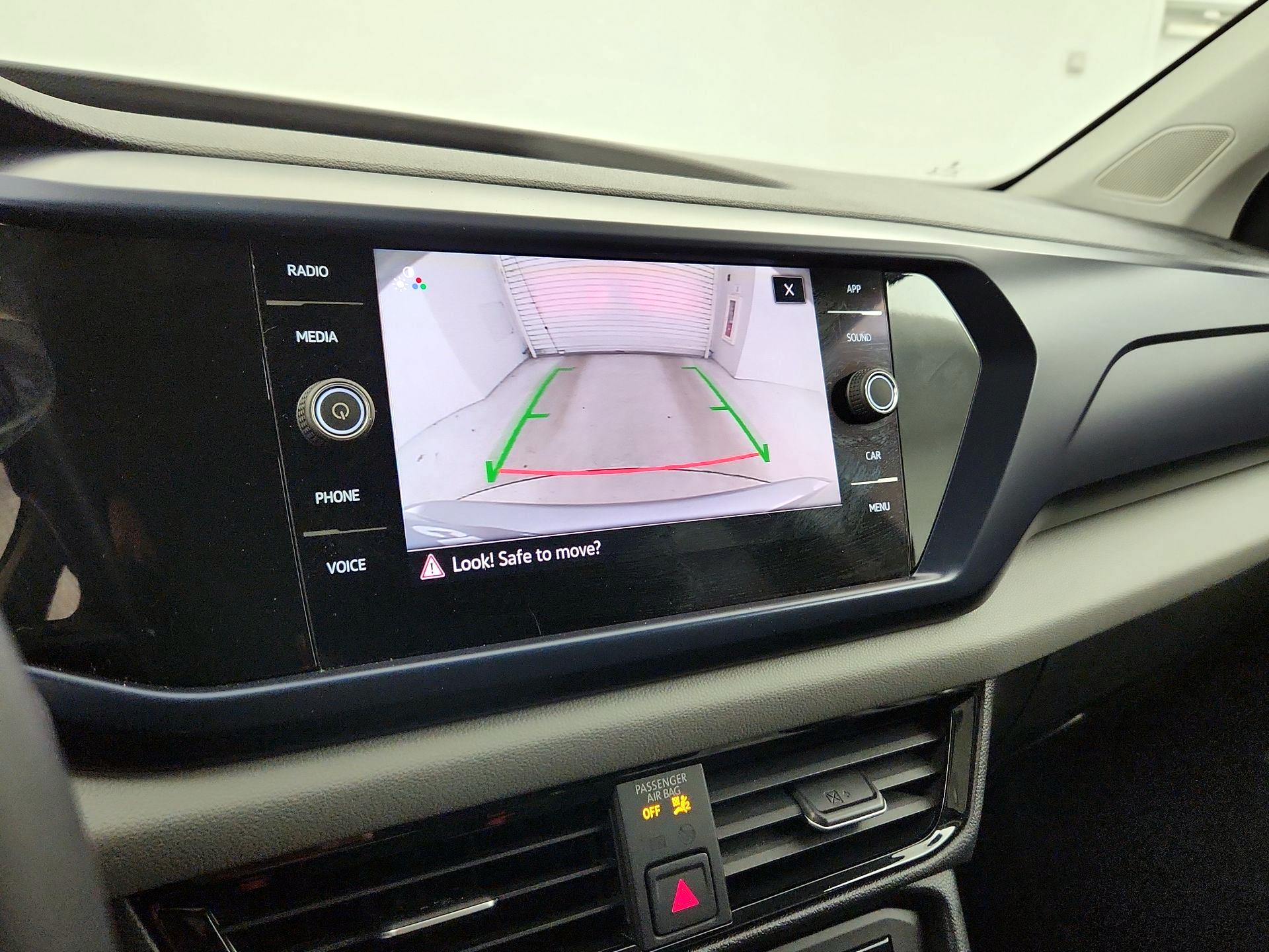 Thumbnail: 2022 Volkswagen Taos - 14