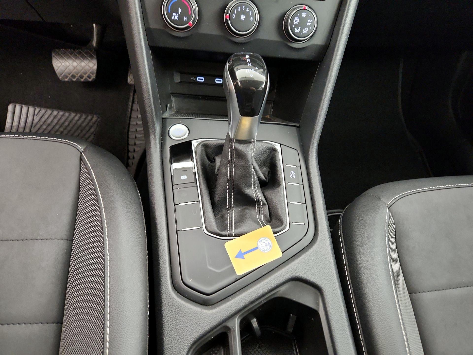 Thumbnail: 2022 Volkswagen Taos - 17