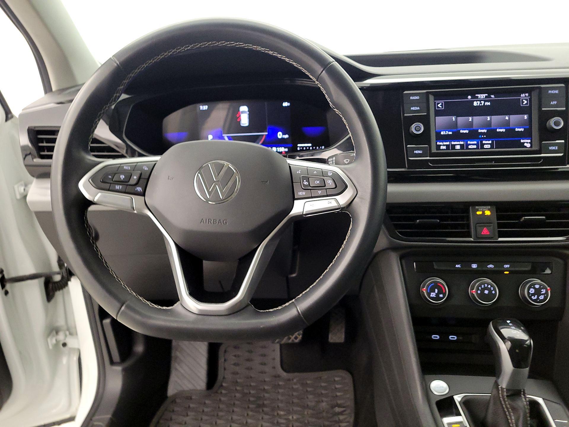 Thumbnail: 2022 Volkswagen Taos - 10