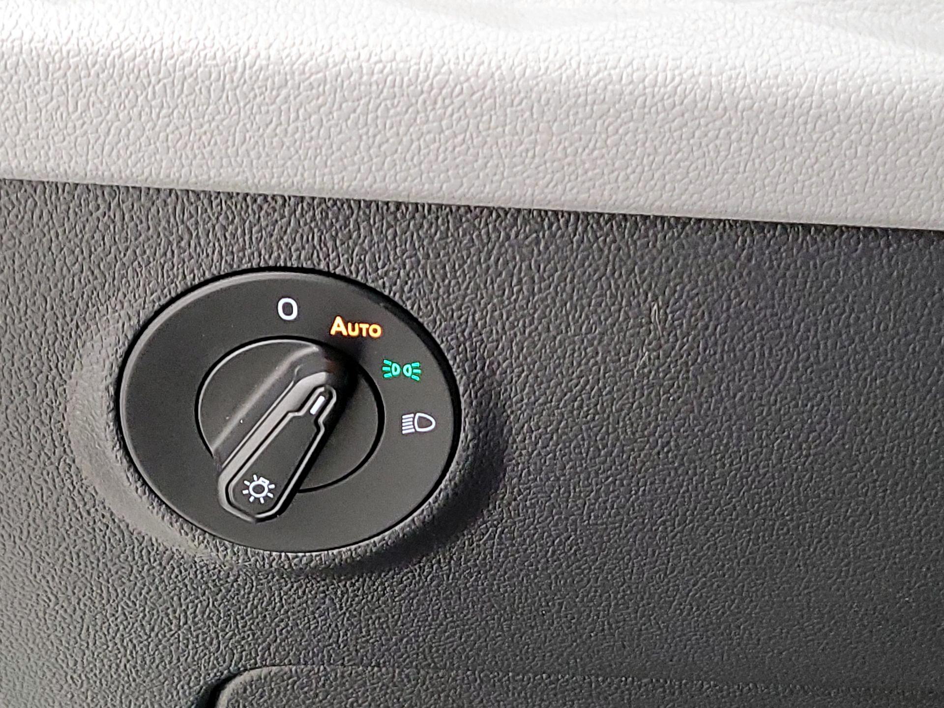 Thumbnail: 2022 Volkswagen Taos - 13