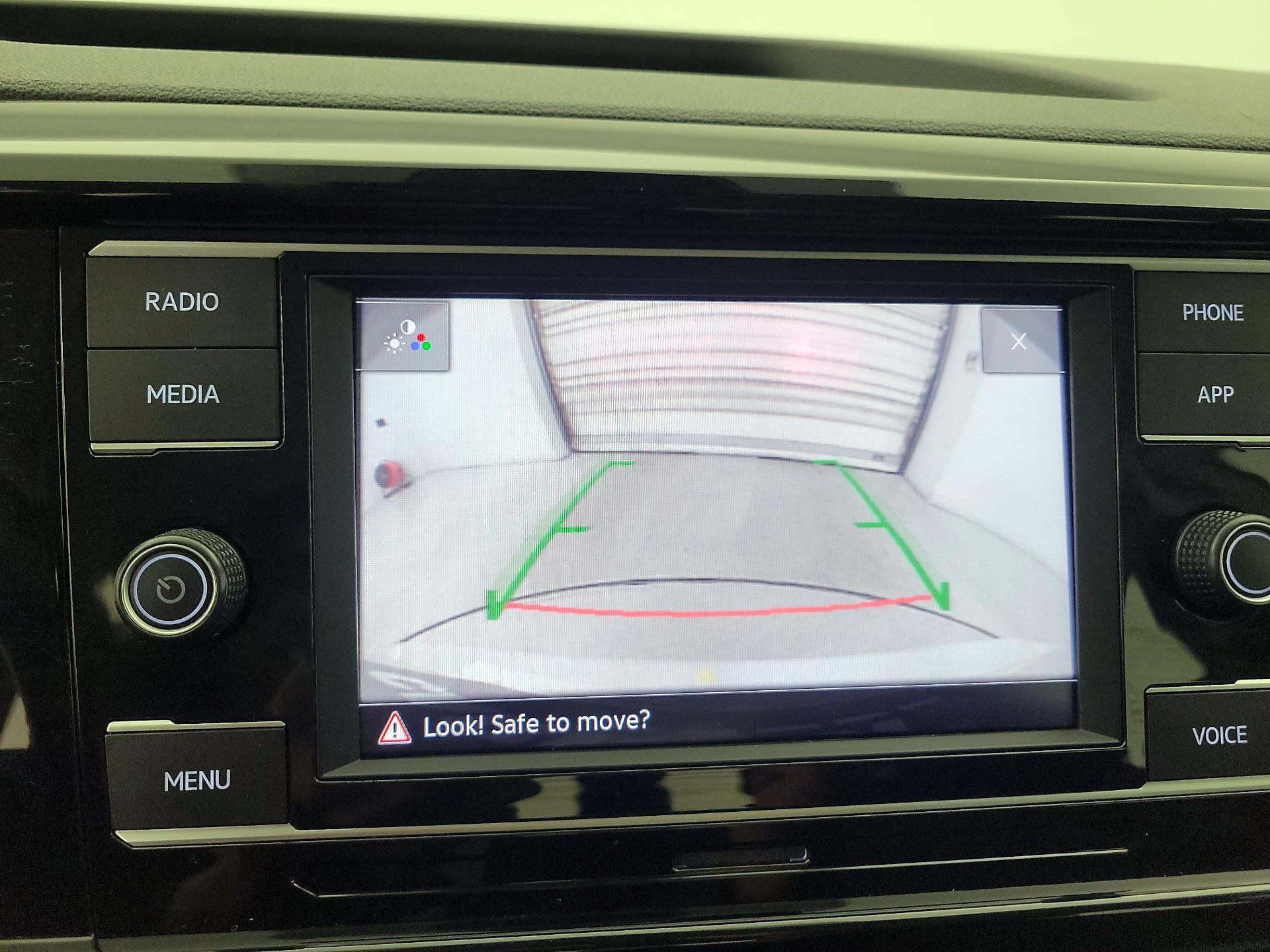 Thumbnail: 2022 Volkswagen Taos - 14