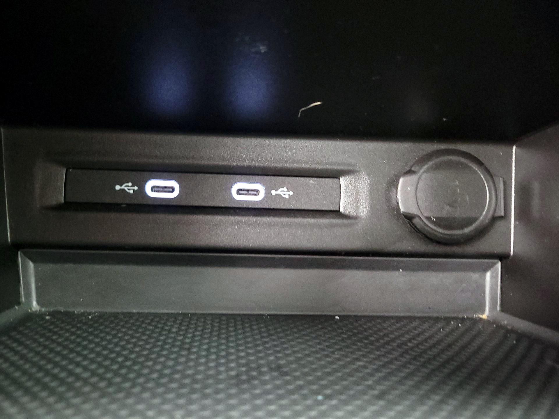 Thumbnail: 2022 Volkswagen Taos - 18