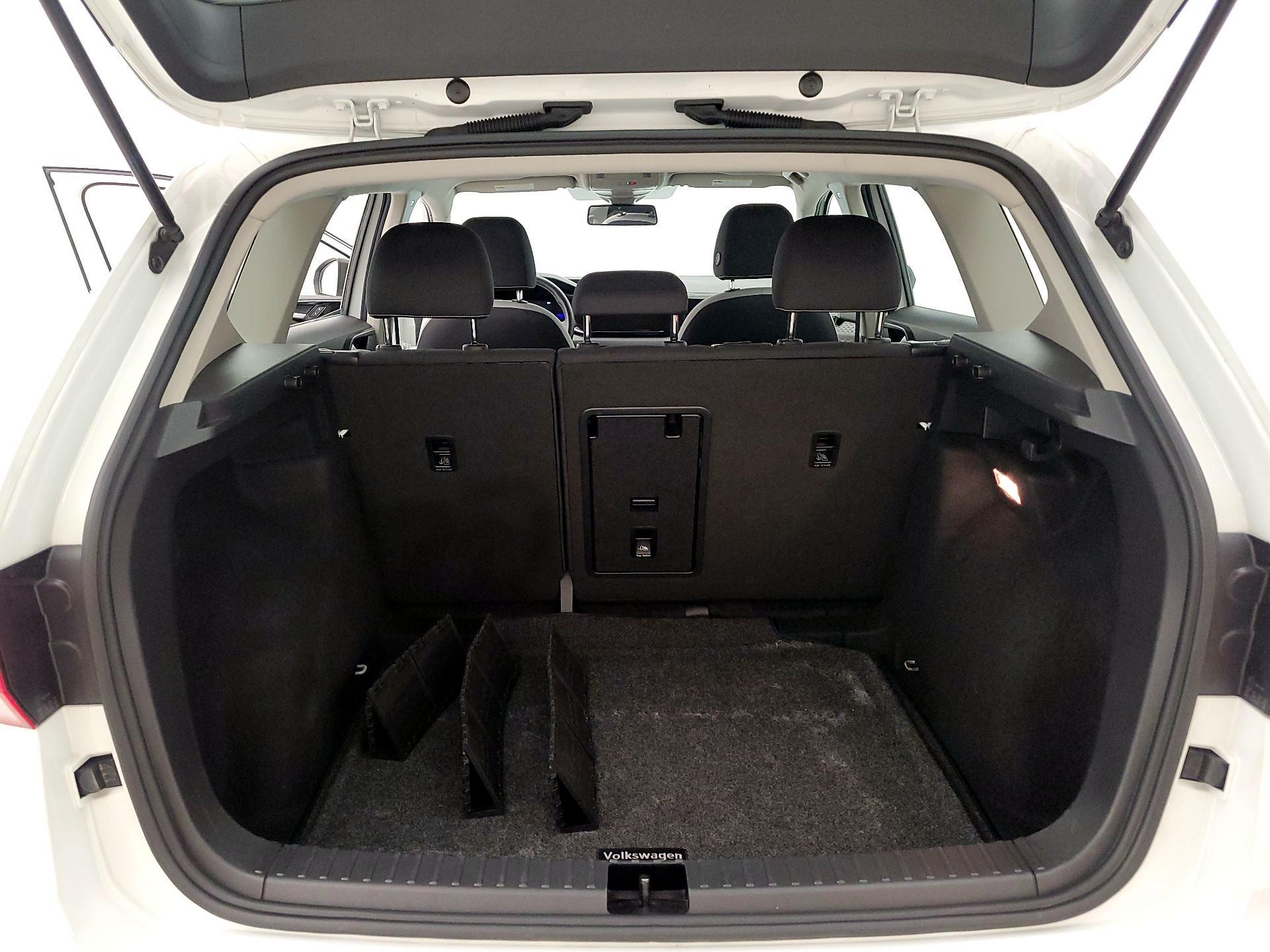 Thumbnail: 2022 Volkswagen Taos - 20