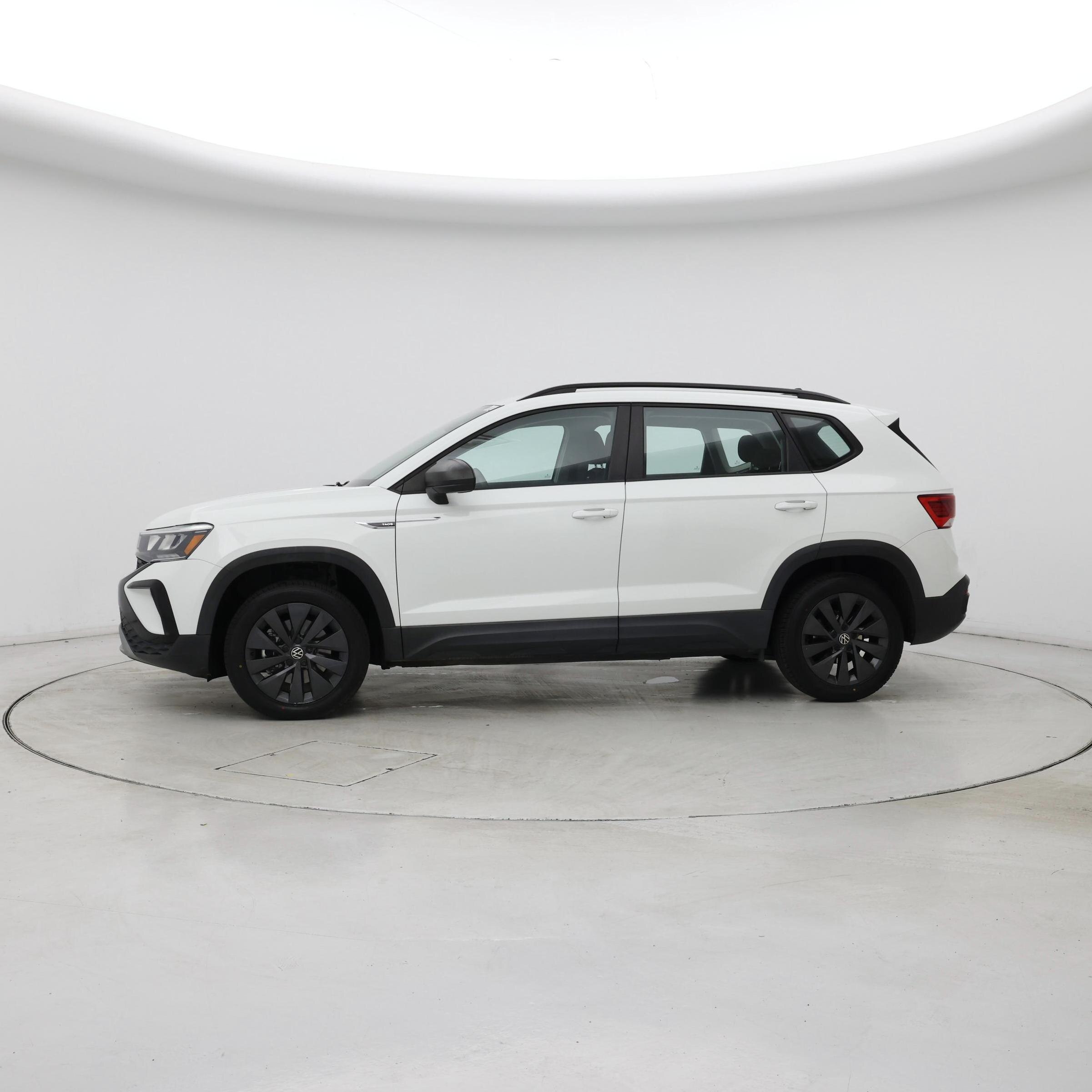 Thumbnail: 2022 Volkswagen Taos - 3