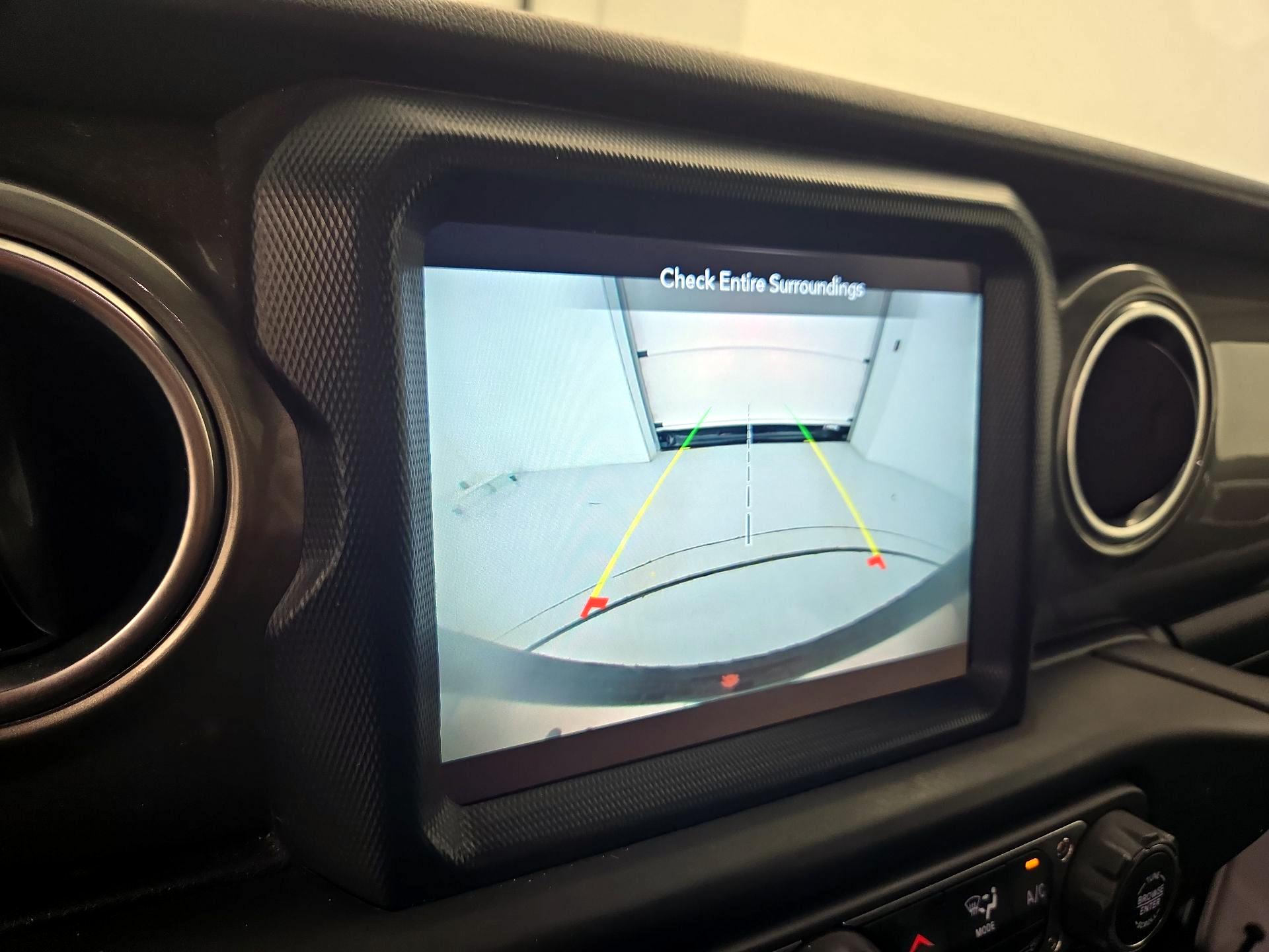 Thumbnail: 2022 Jeep Wrangler - 15