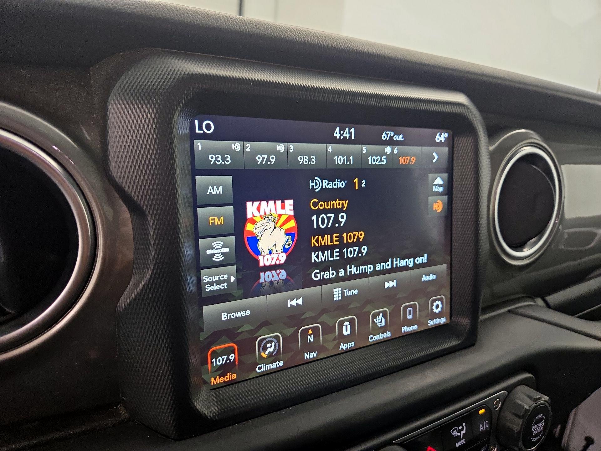 Thumbnail: 2022 Jeep Wrangler - 16