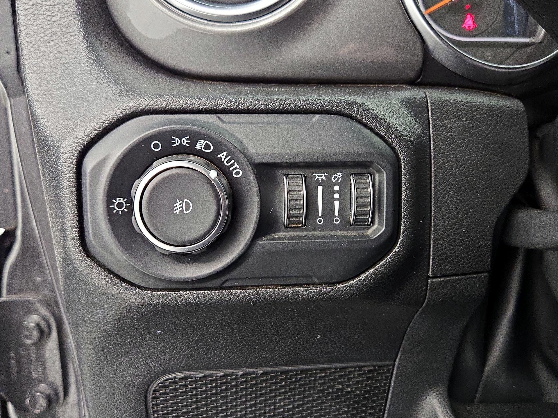 Thumbnail: 2022 Jeep Wrangler - 13