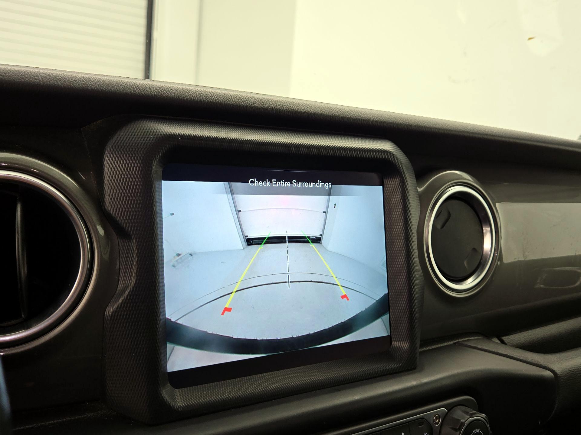 Thumbnail: 2022 Jeep Wrangler - 15