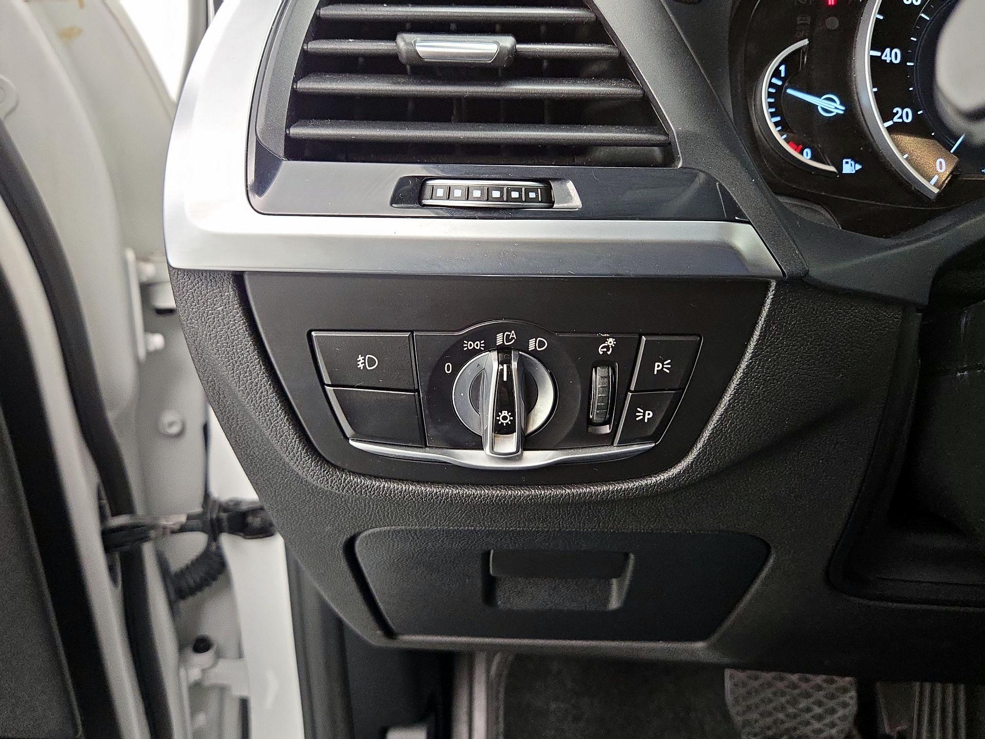 Thumbnail: 2021 BMW X3 - 13