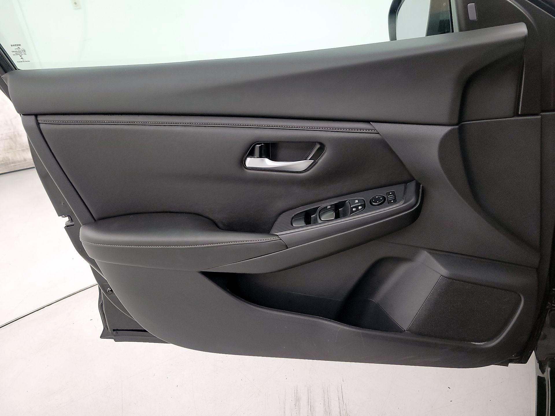 Thumbnail: 2023 Nissan Sentra - 12