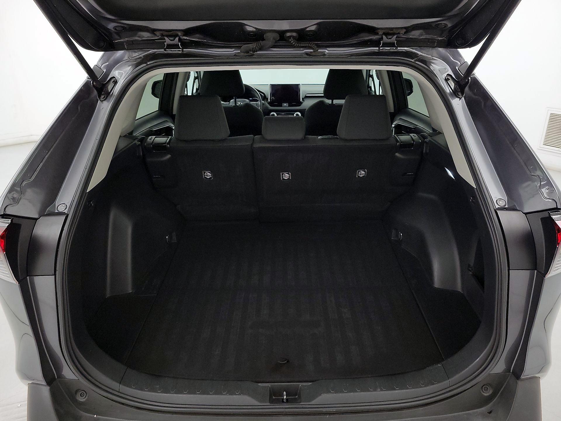 Thumbnail: 2023 Toyota RAV4 - 20