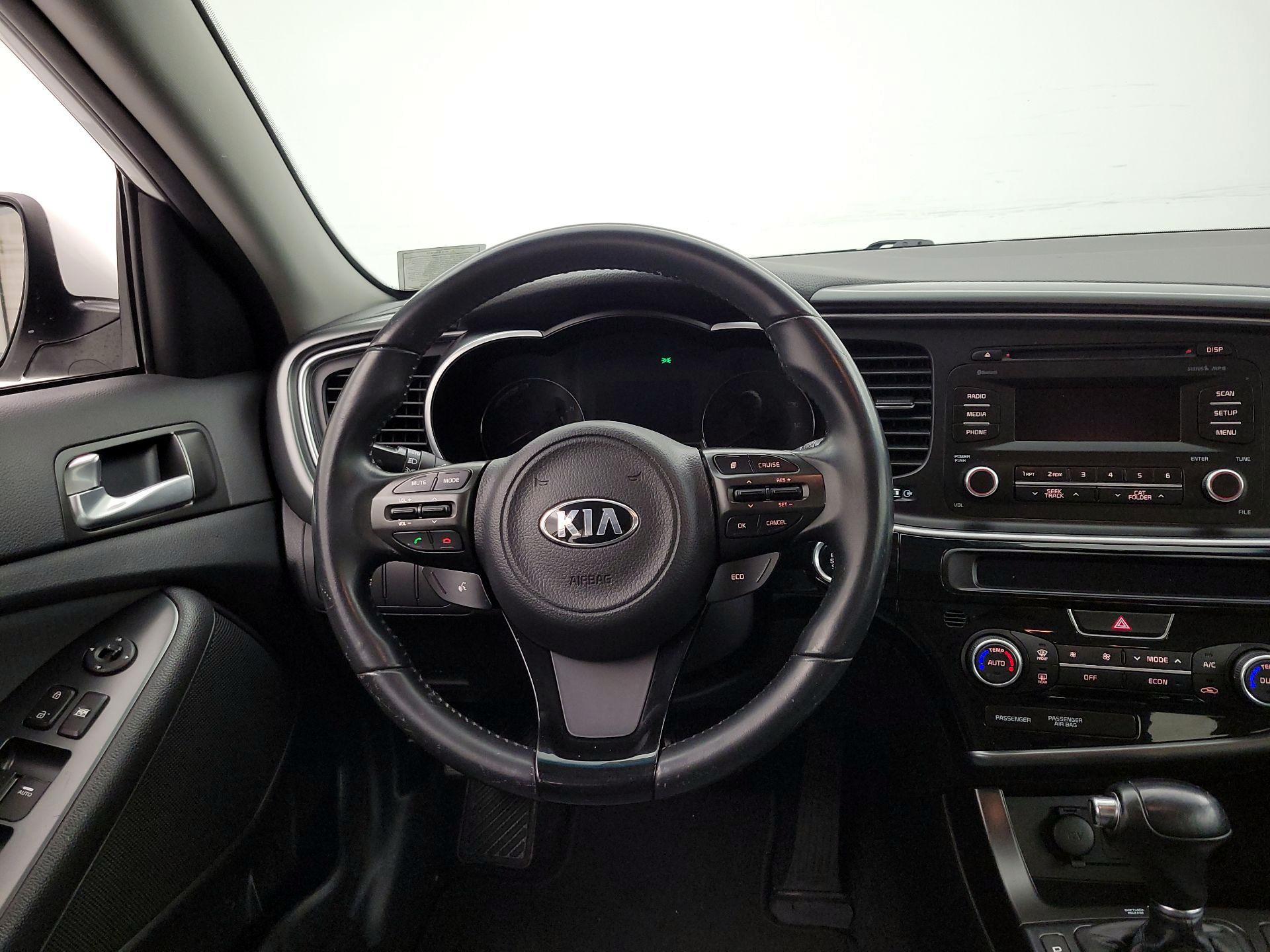 Thumbnail: 2016 Kia Optima - 10