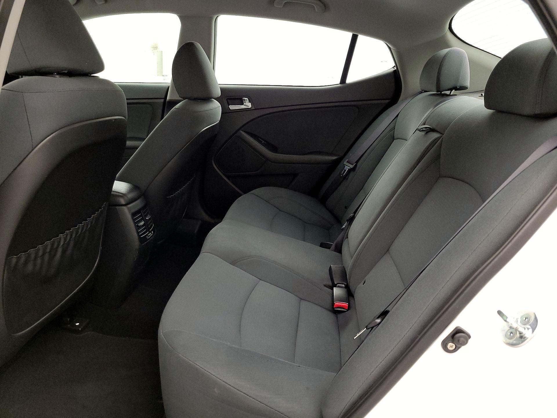 Thumbnail: 2016 Kia Optima - 18