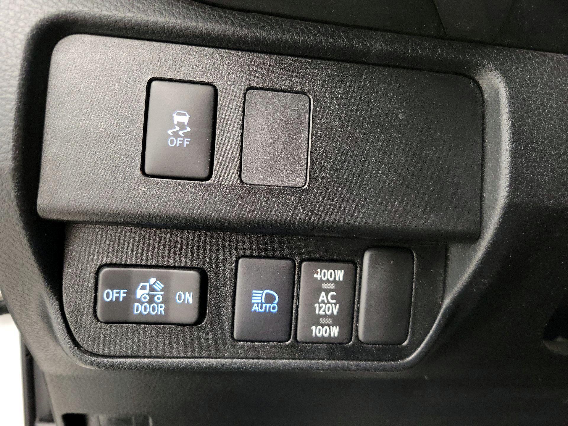 Thumbnail: 2022 Toyota Tacoma - 13