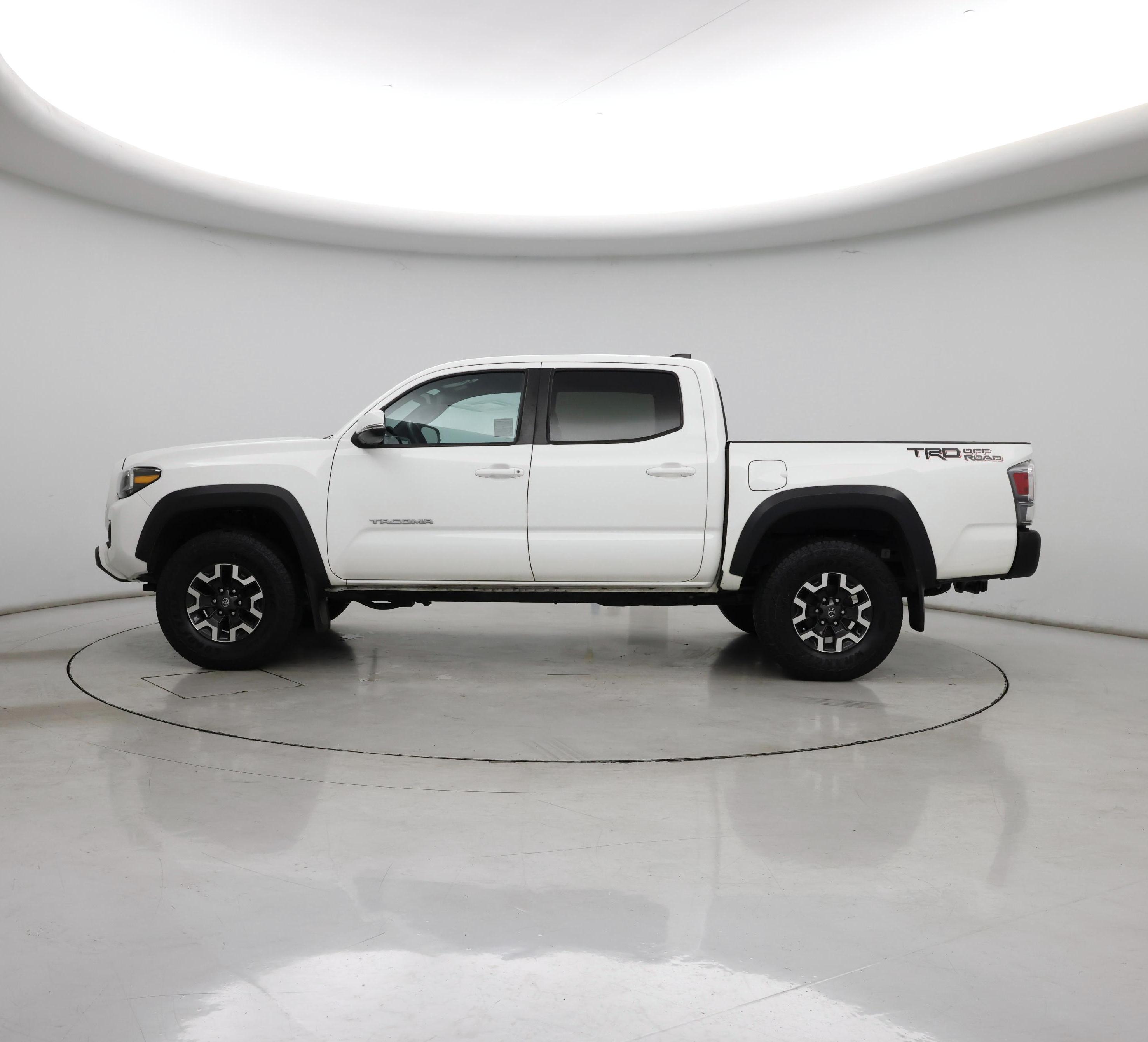 Thumbnail: 2022 Toyota Tacoma - 3