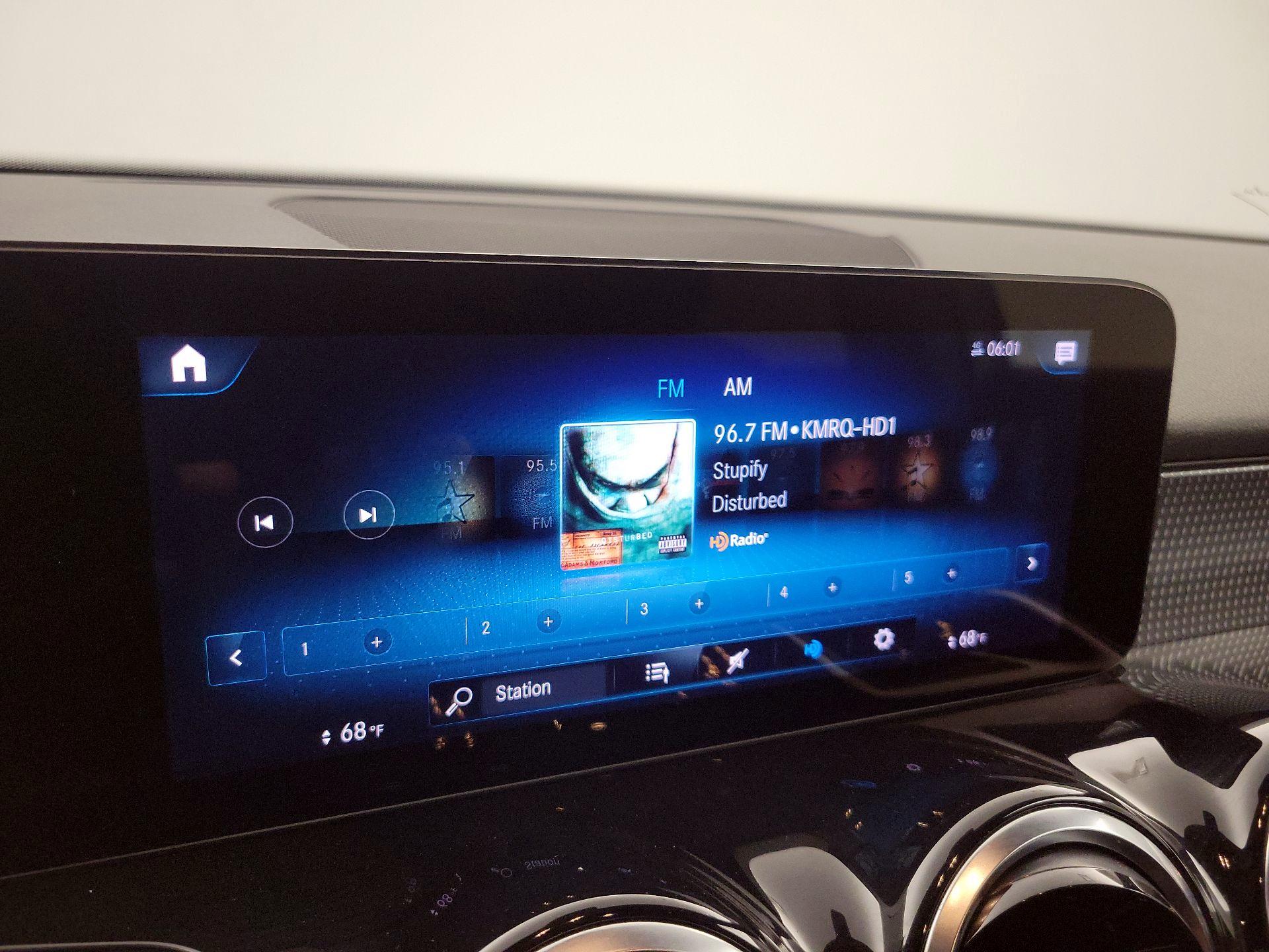 Thumbnail: 2022 Mercedes-Benz GLB - 15