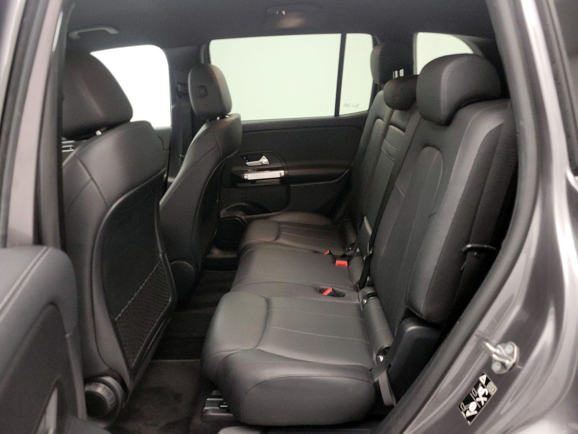 Thumbnail: 2022 Mercedes-Benz GLB - 19