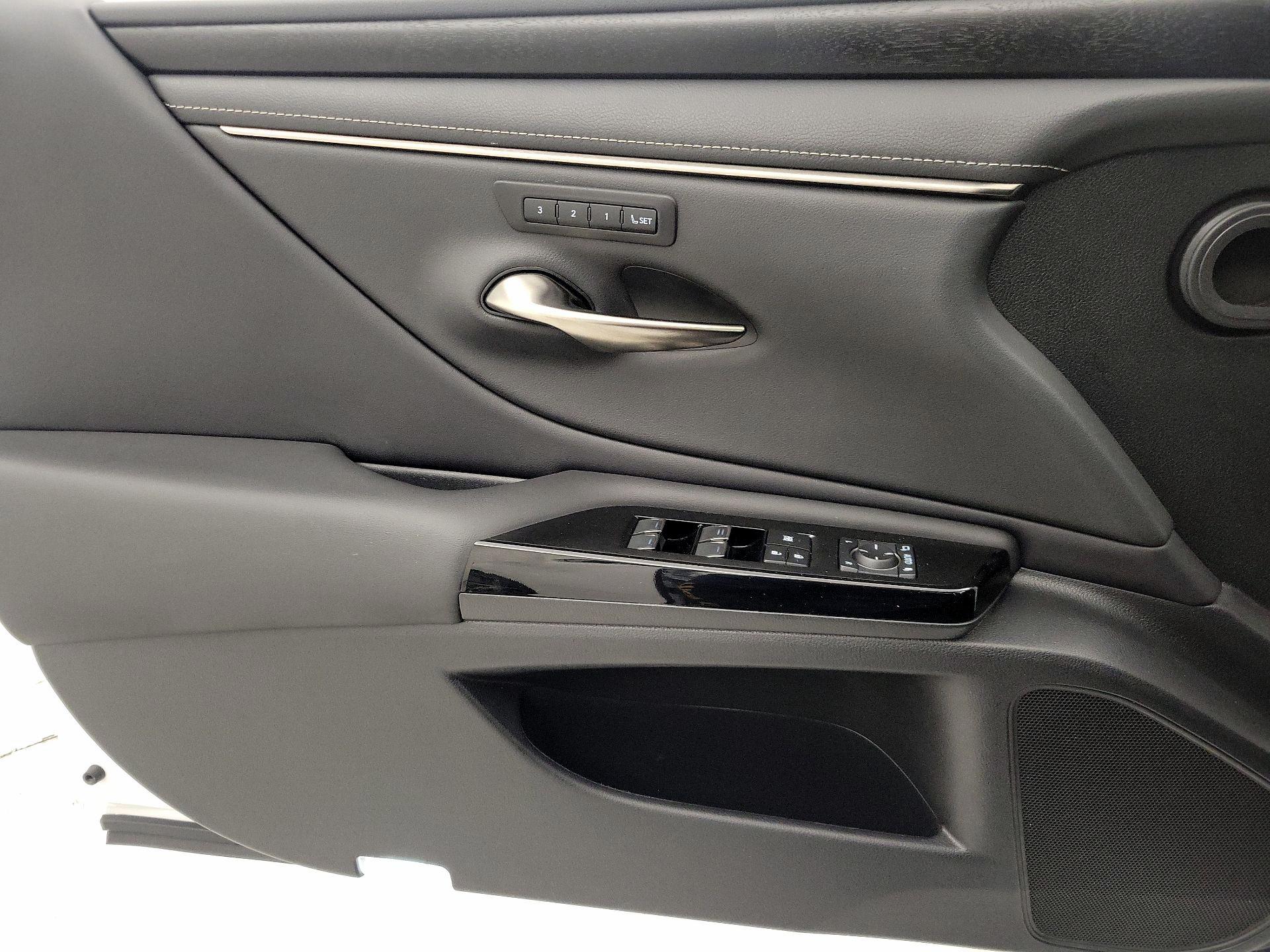 Thumbnail: 2023 Lexus ES - 12