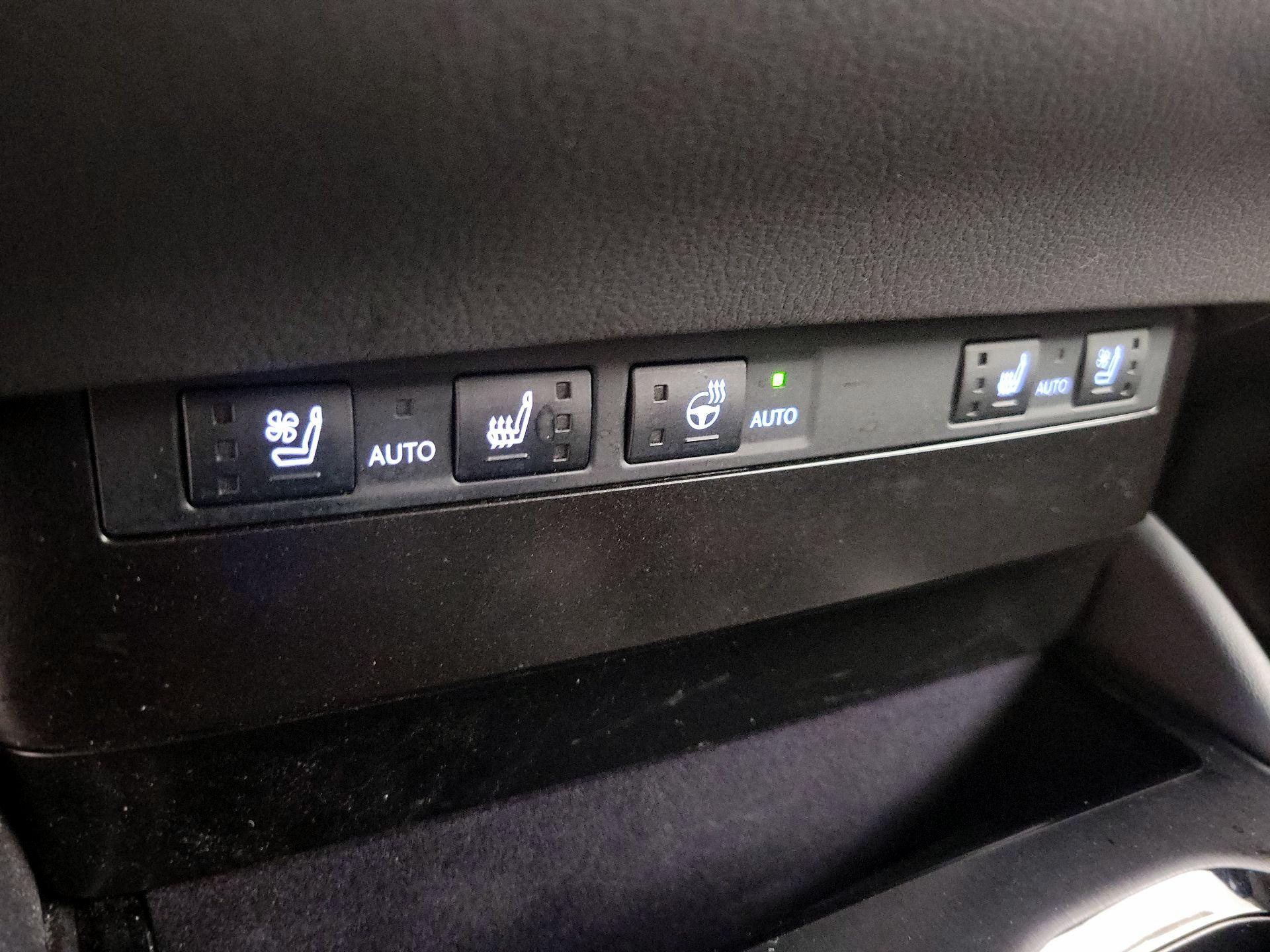 Thumbnail: 2023 Lexus ES - 15