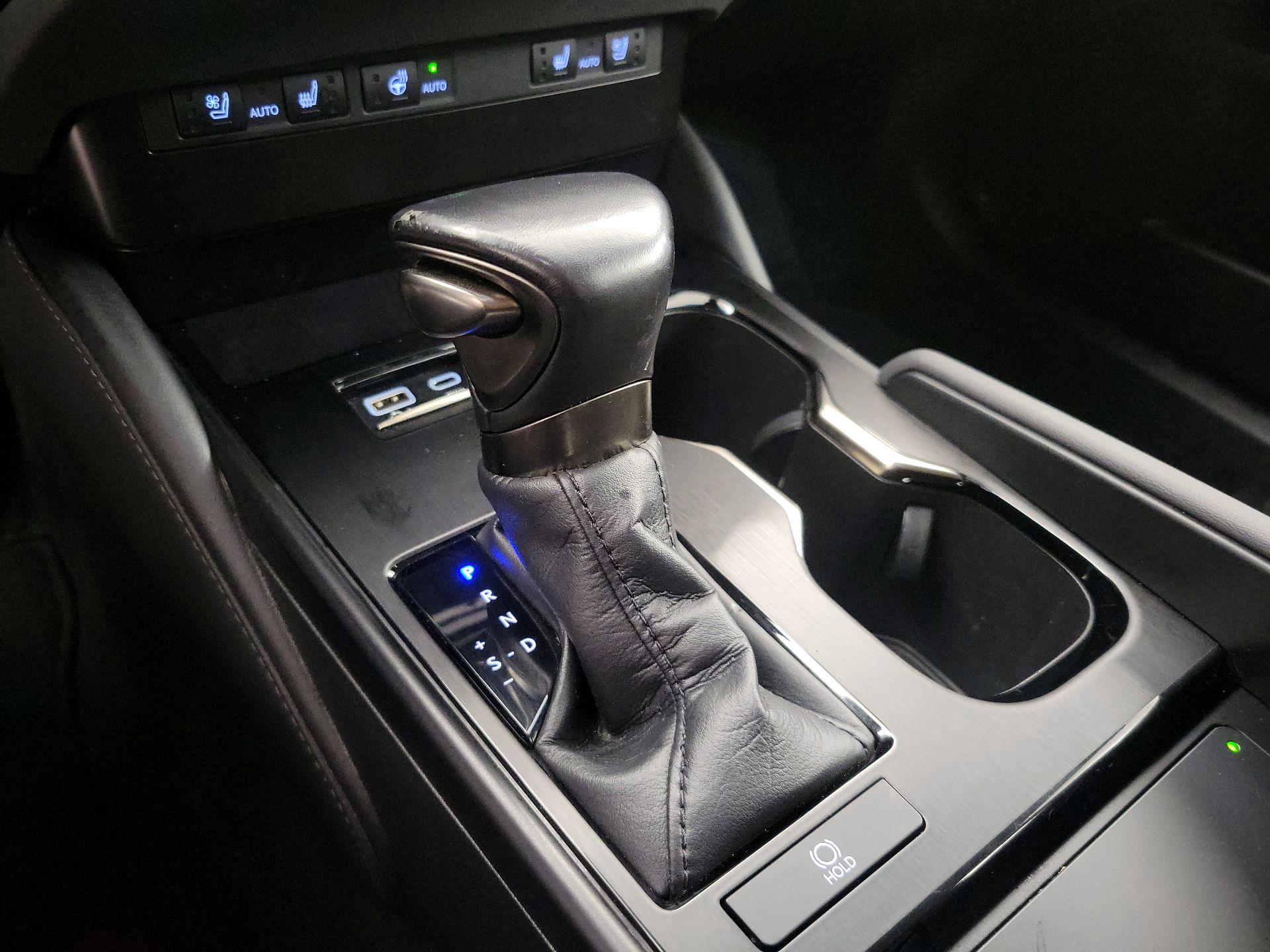 Thumbnail: 2023 Lexus ES - 16