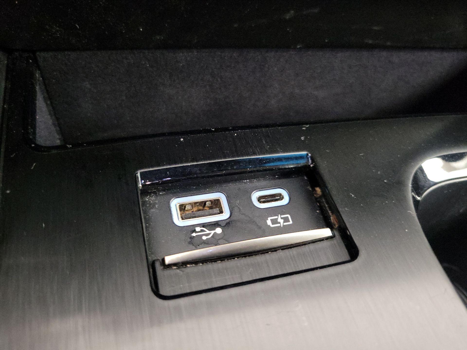 Thumbnail: 2023 Lexus ES - 17