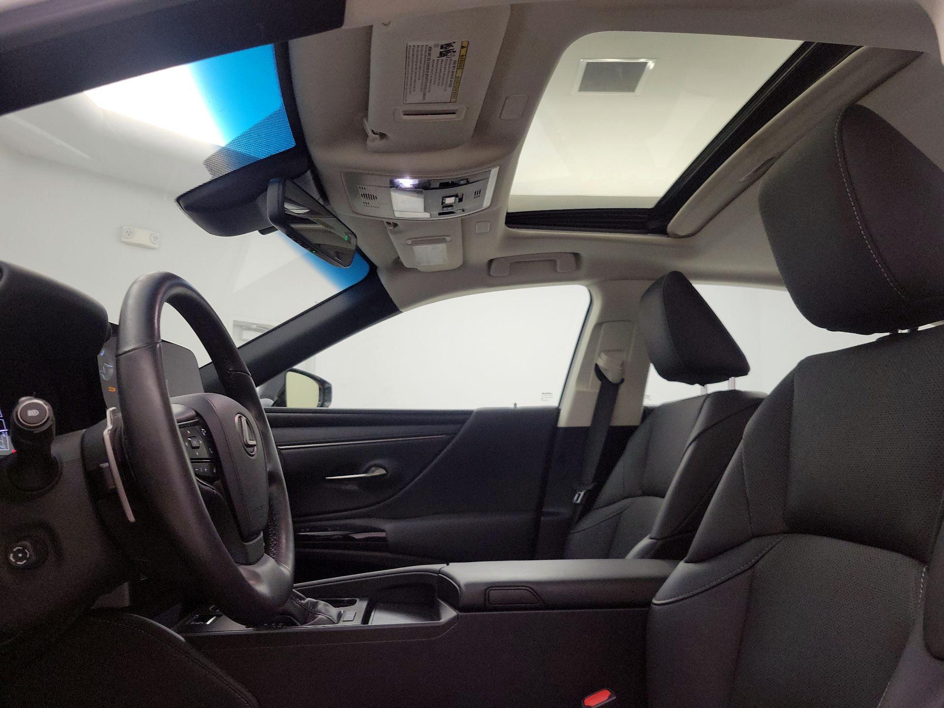 Thumbnail: 2023 Lexus ES - 18