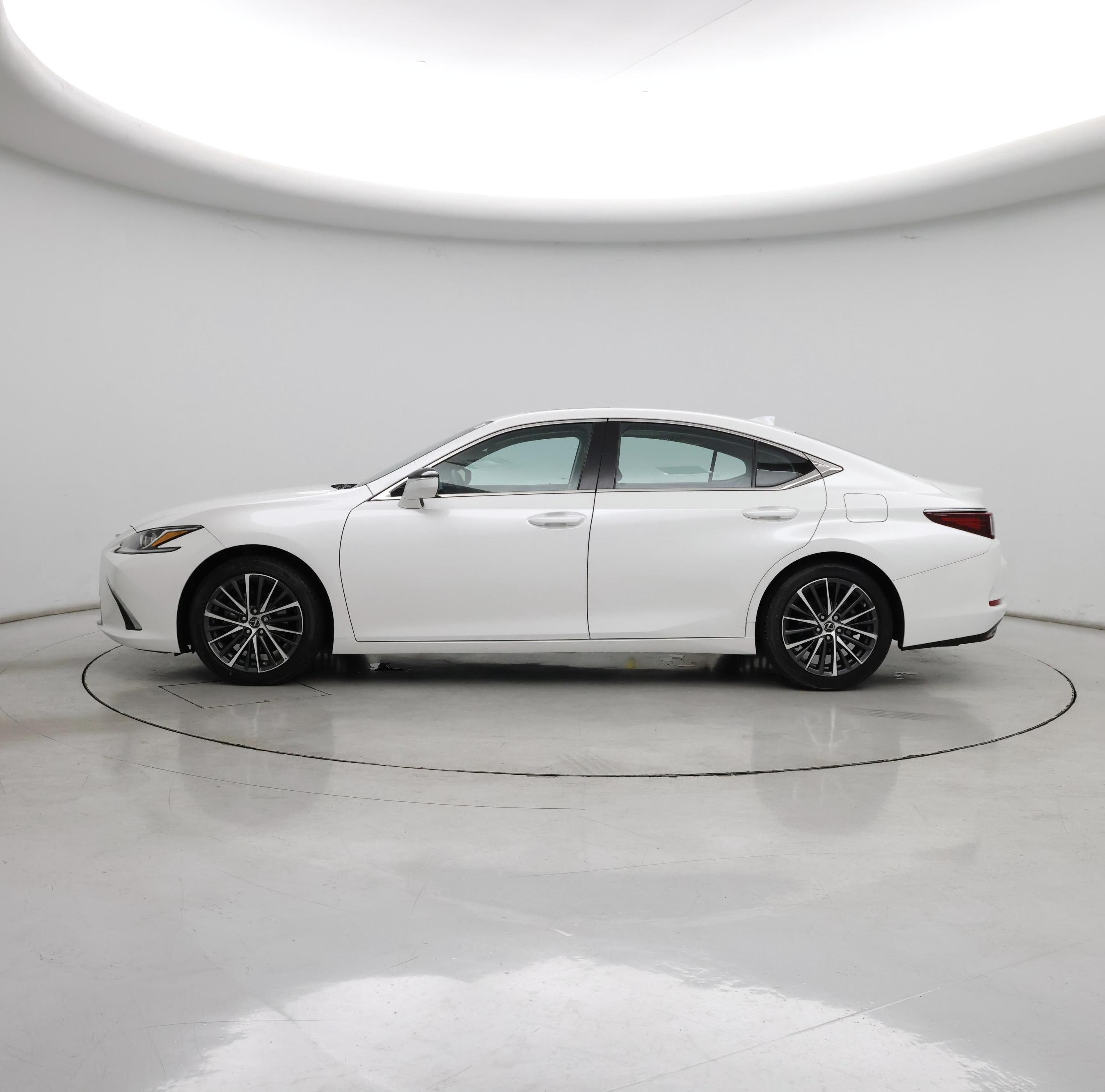 Thumbnail: 2023 Lexus ES - 3