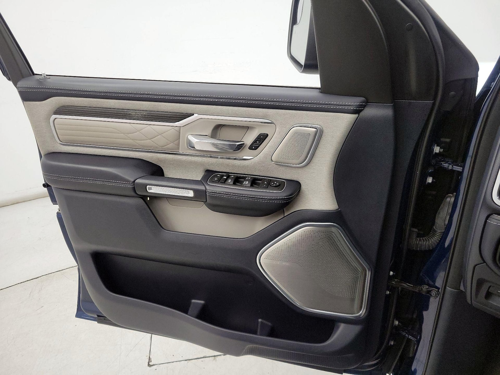 2022 RAM Ram 1500 Pickup Limited - Photo 13