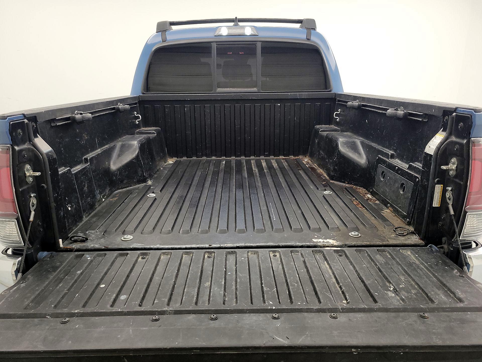 Thumbnail: 2019 Toyota Tacoma - 20