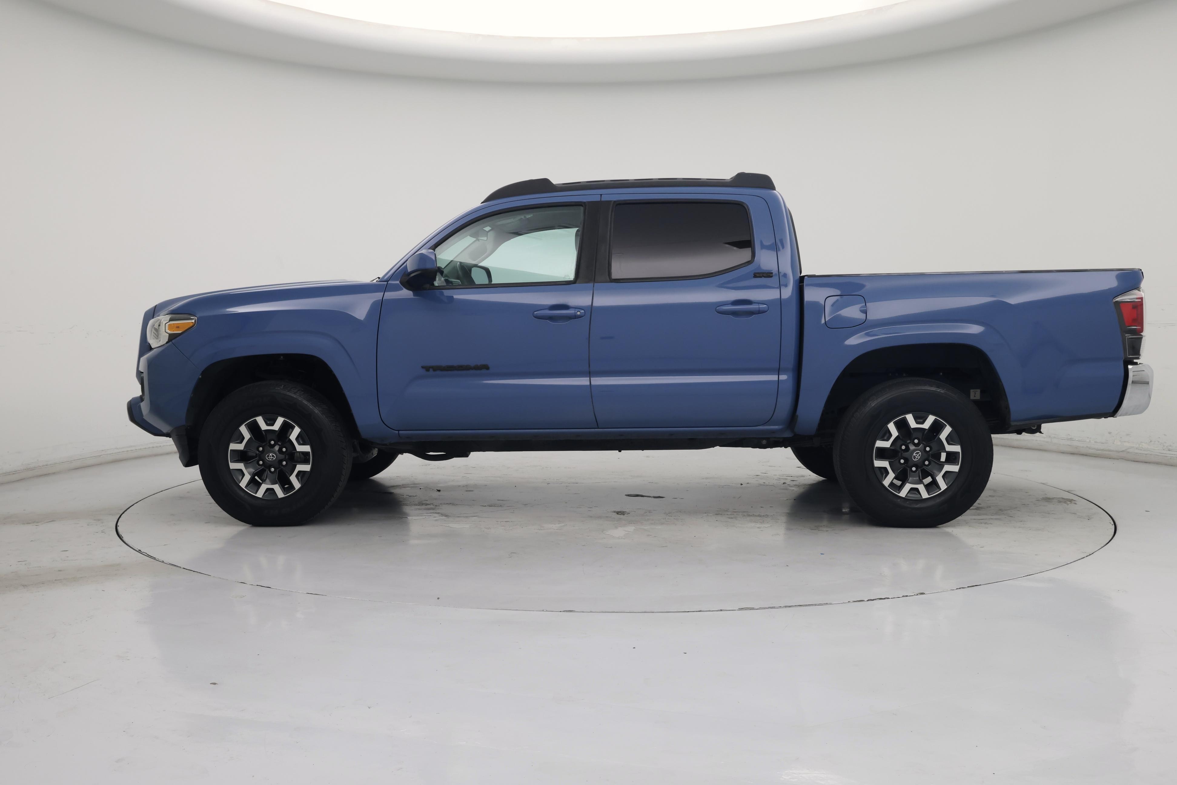 Thumbnail: 2019 Toyota Tacoma - 3