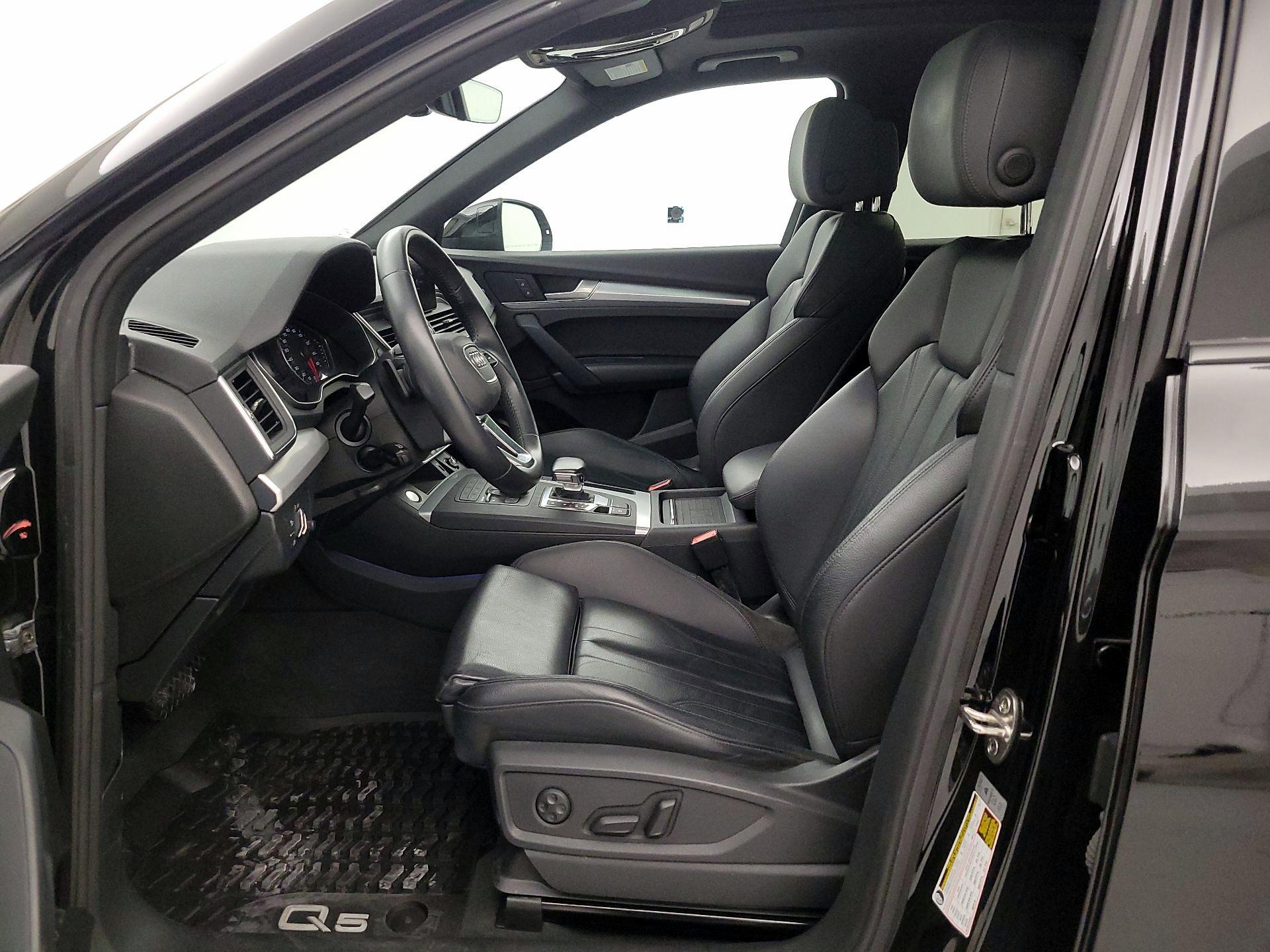 Thumbnail: 2020 Audi Q5 - 11