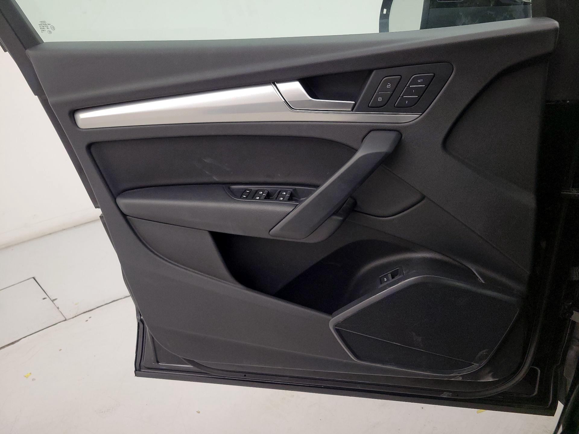 Thumbnail: 2020 Audi Q5 - 12