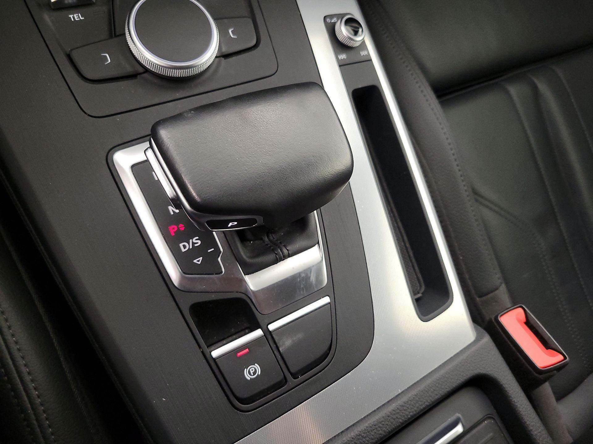 Thumbnail: 2020 Audi Q5 - 17