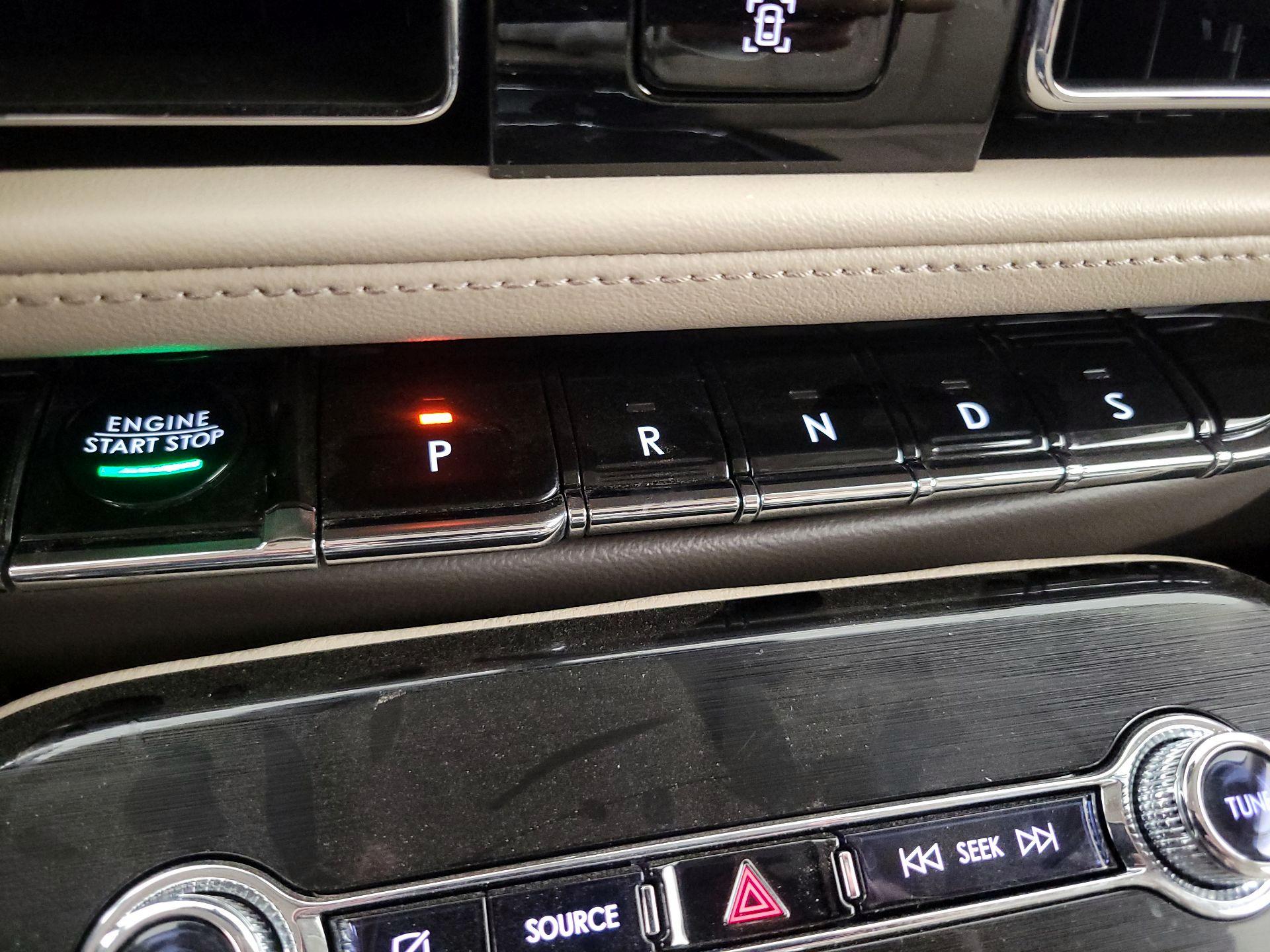 Thumbnail: 2022 Lincoln Nautilus - 18