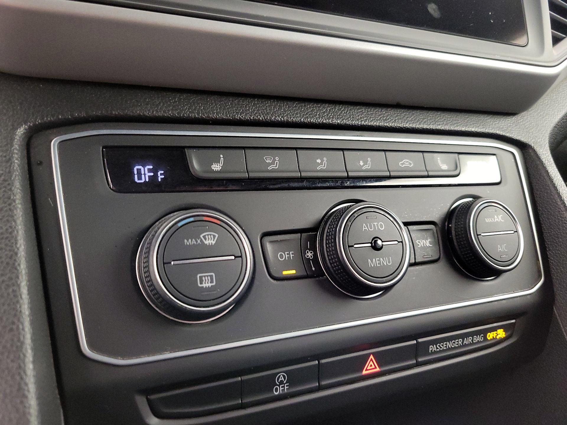 Thumbnail: 2021 Volkswagen Atlas - 16