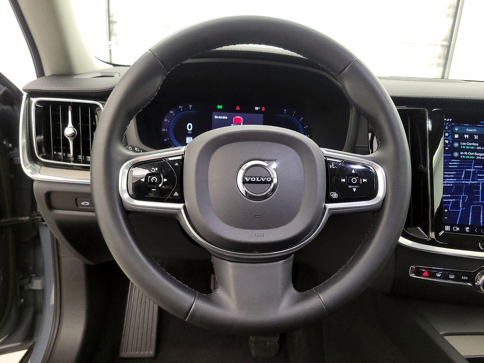 Thumbnail: 2023 Volvo S60 - 10