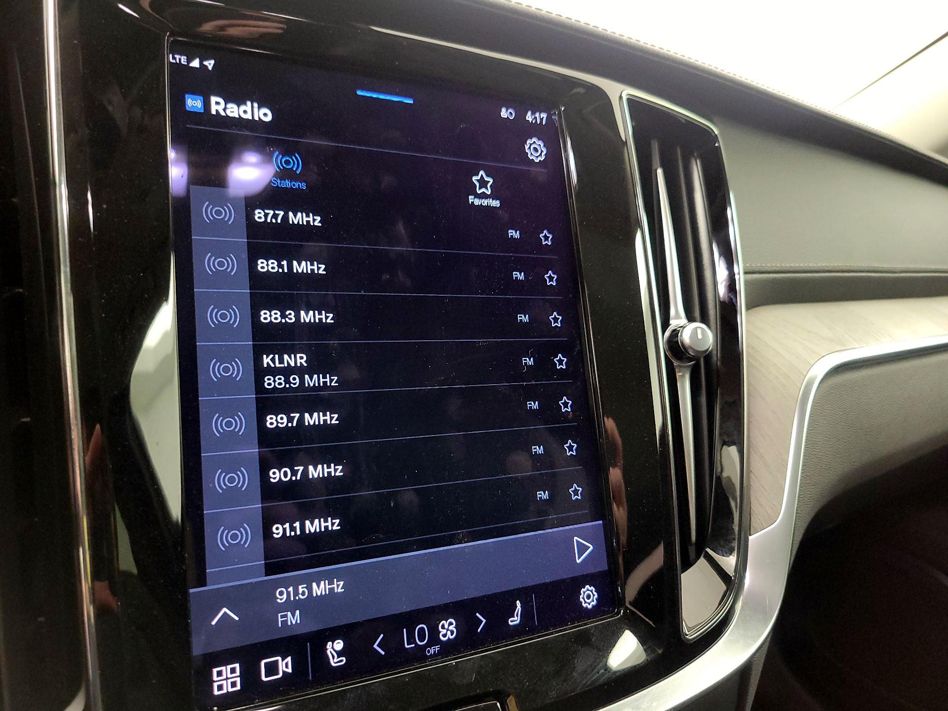 Thumbnail: 2023 Volvo S60 - 16