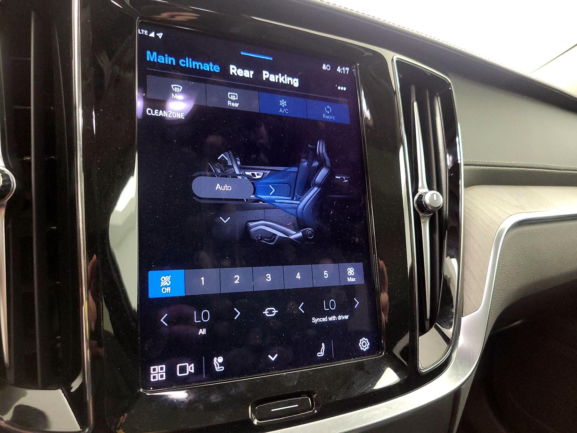 Thumbnail: 2023 Volvo S60 - 17