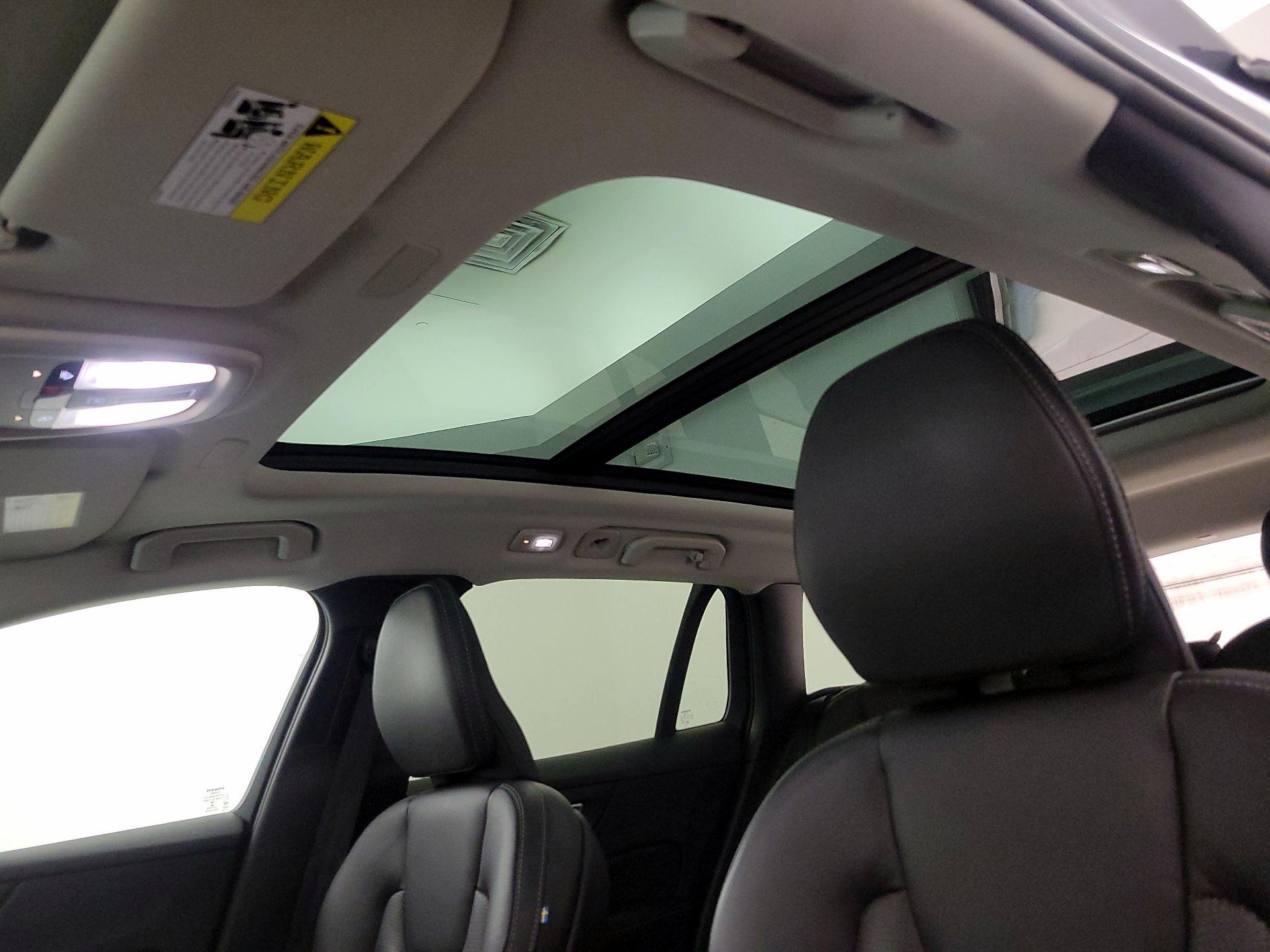 Thumbnail: 2023 Volvo S60 - 20