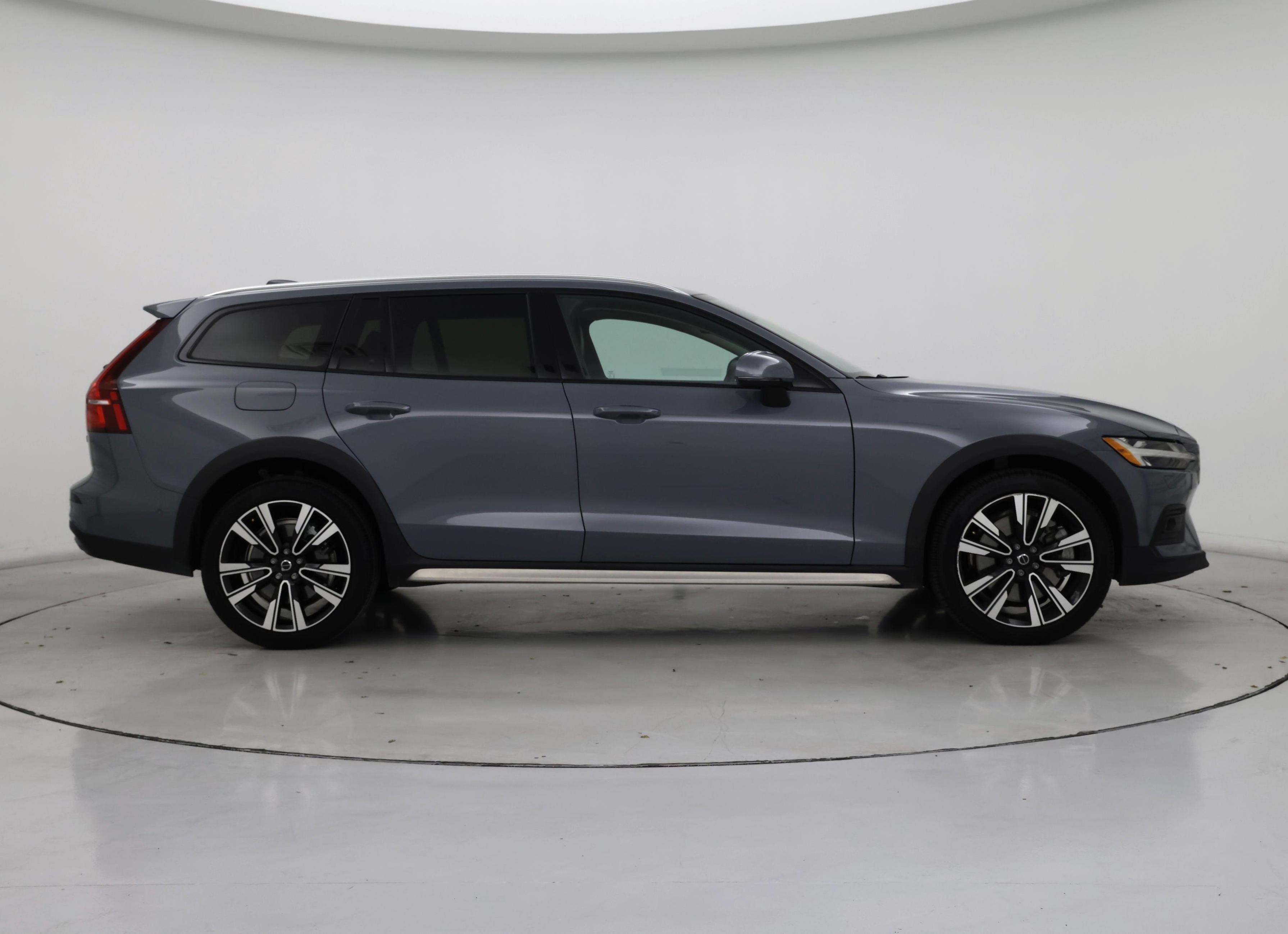 Thumbnail: 2023 Volvo S60 - 7