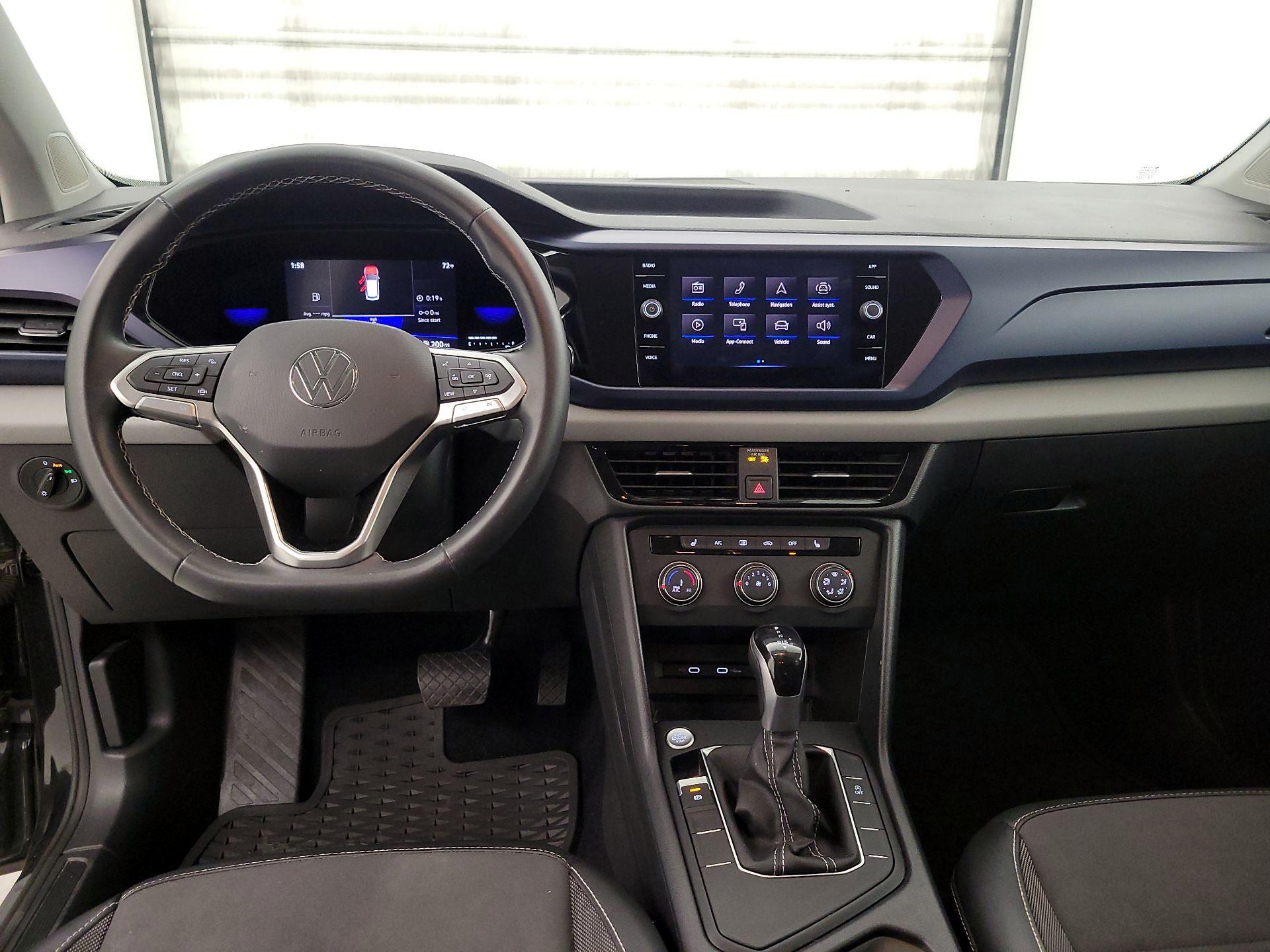 Thumbnail: 2022 Volkswagen Taos - 9