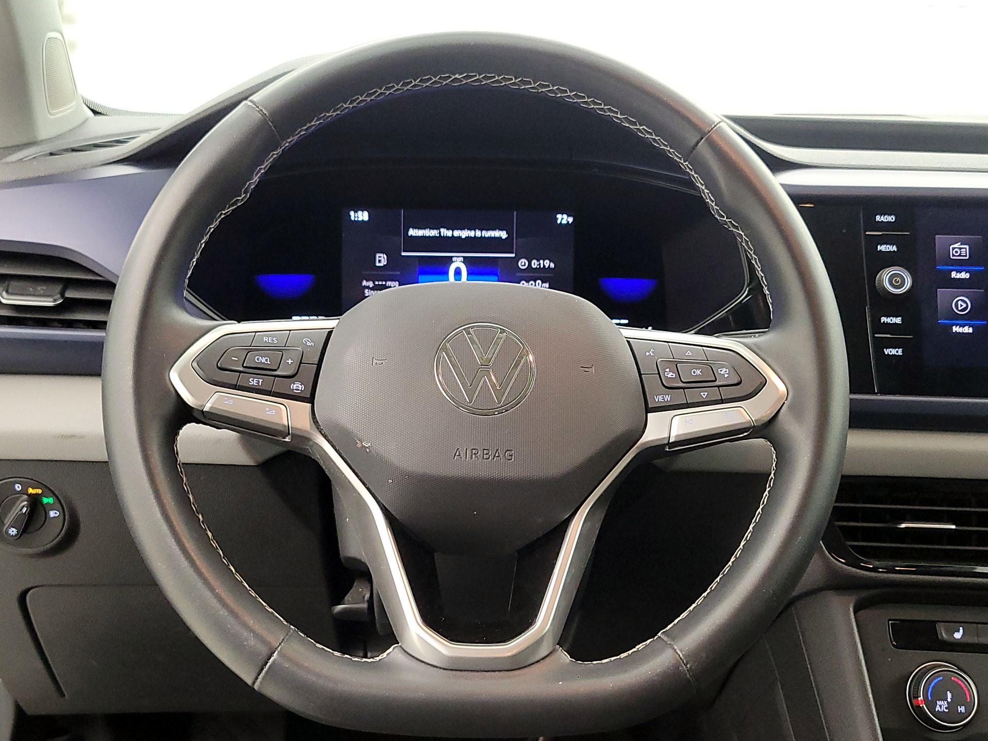 Thumbnail: 2022 Volkswagen Taos - 10